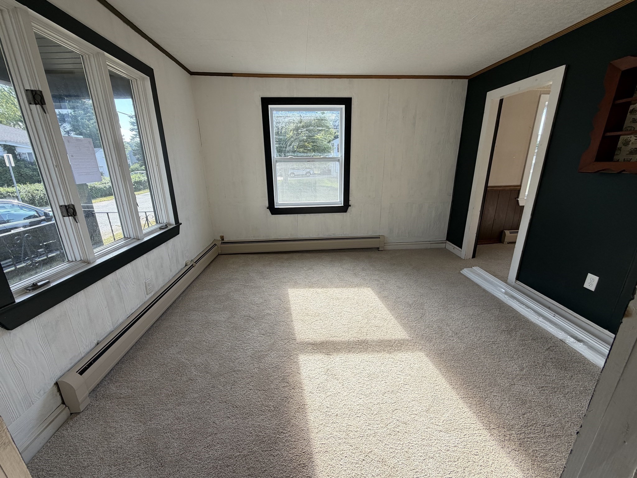 61 Thornton Ave Property Photo 4
