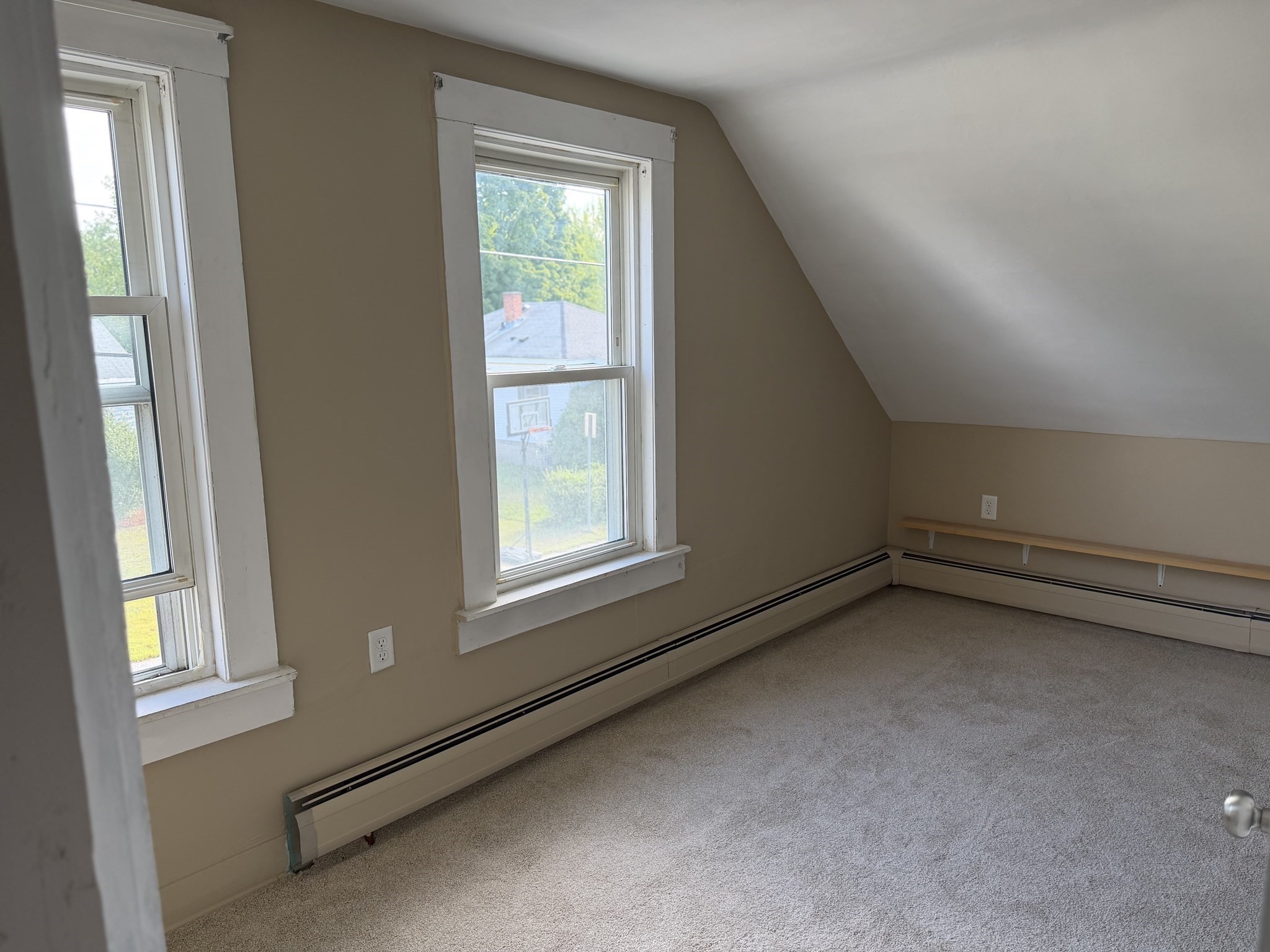 61 Thornton Ave Property Photo 6