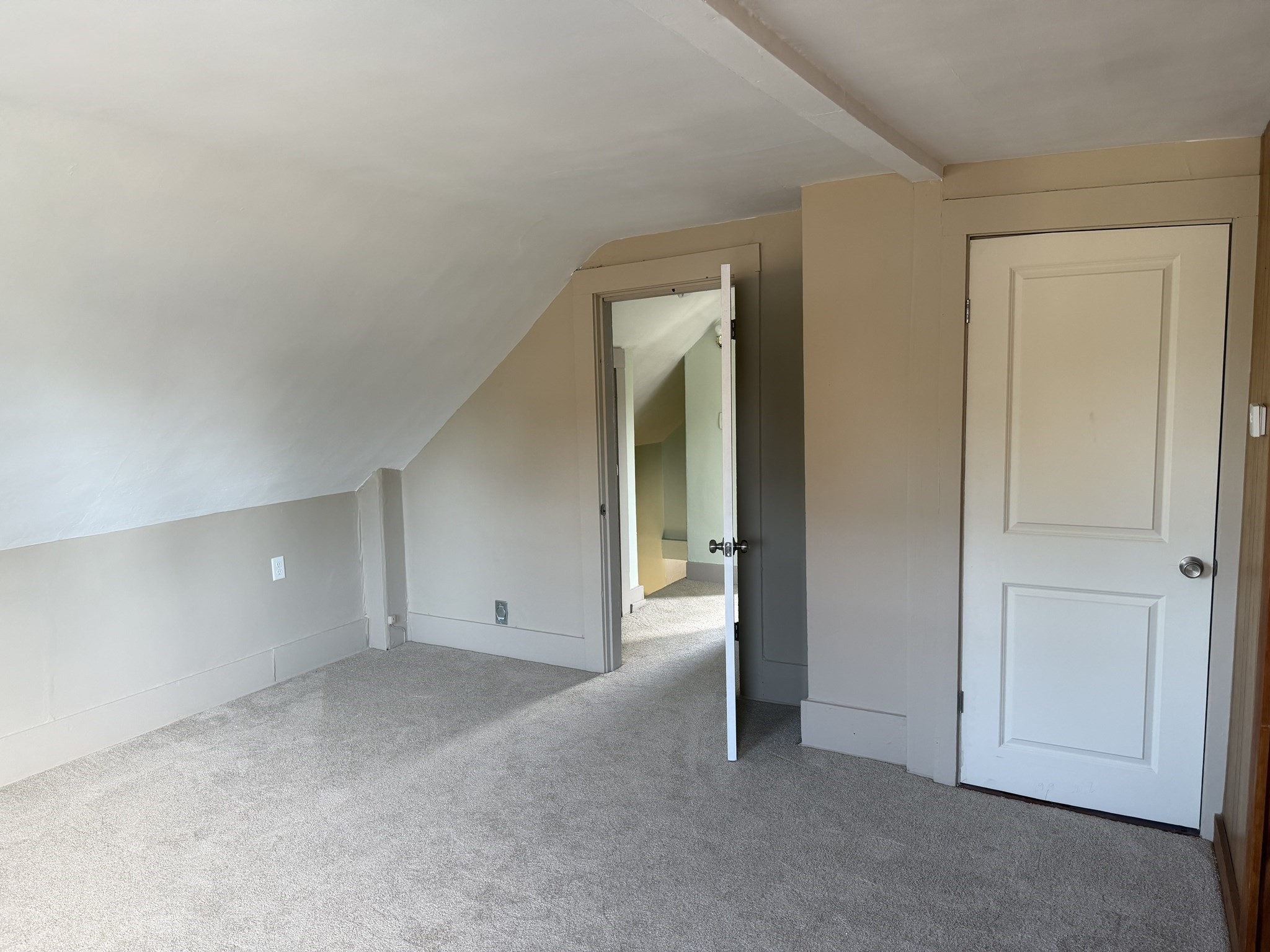 61 Thornton Ave Property Photo 7