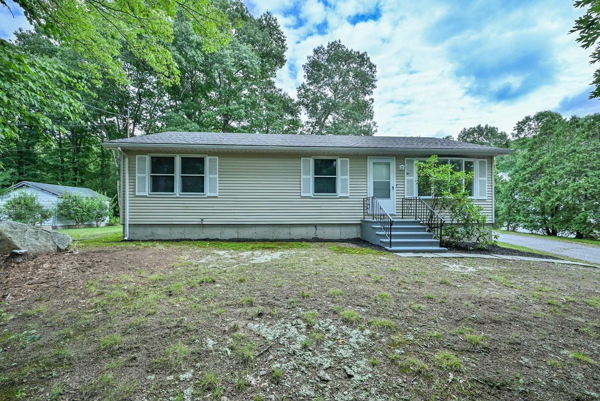 124 Sutton Road Property Photo 2