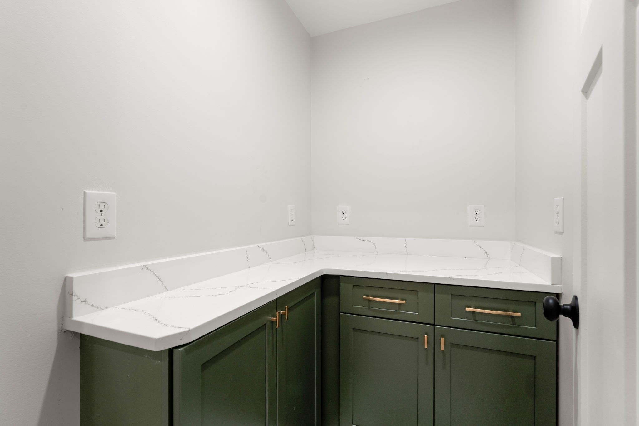 3052 Foster St Property Photo 17