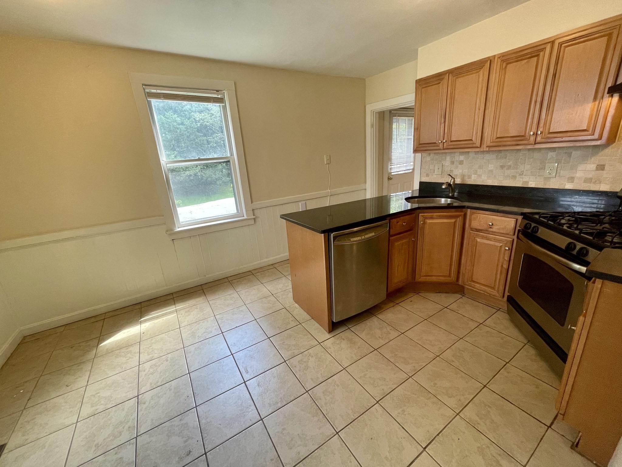 23 Lexington St. # 23 Property Photo 6