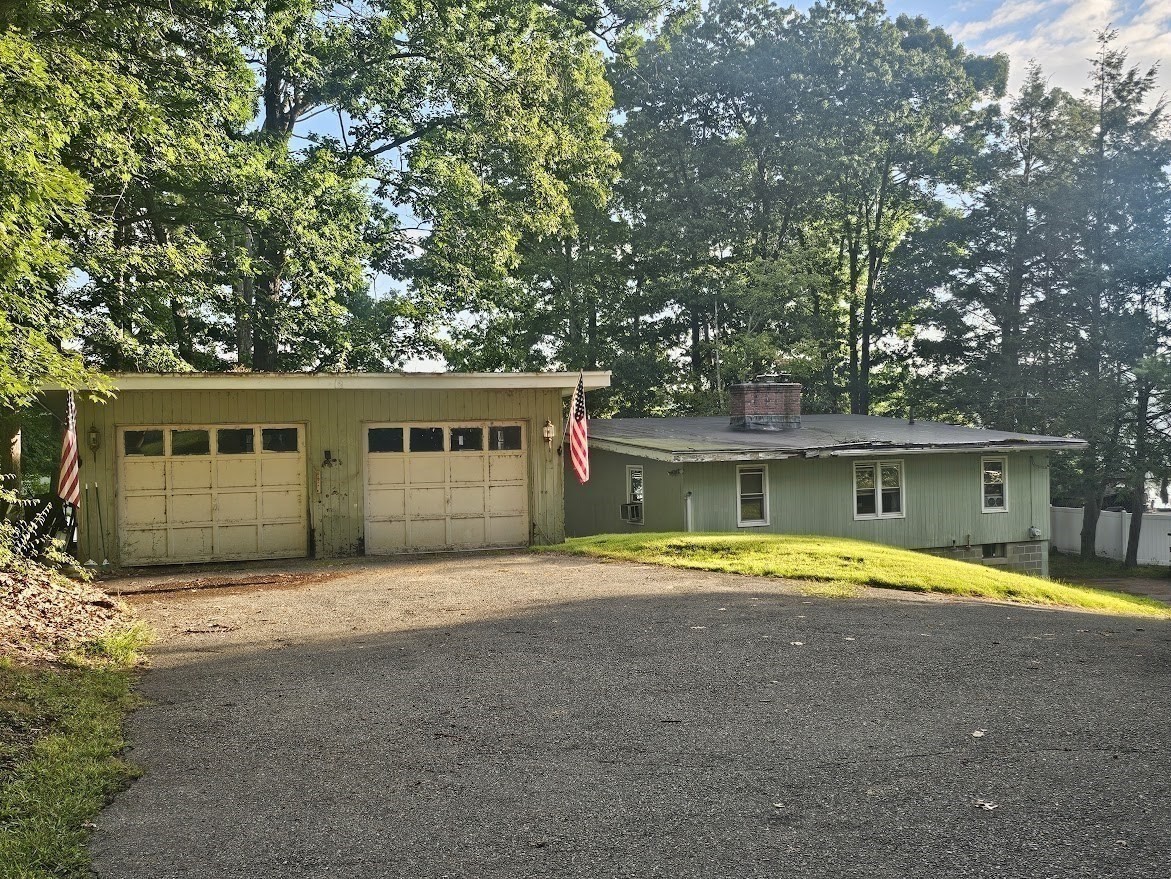 12 Hemlock Drive Property Photo 4