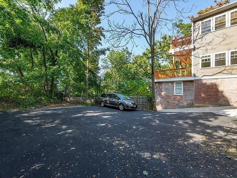 49 Alpine St # 2 Property Photo 16