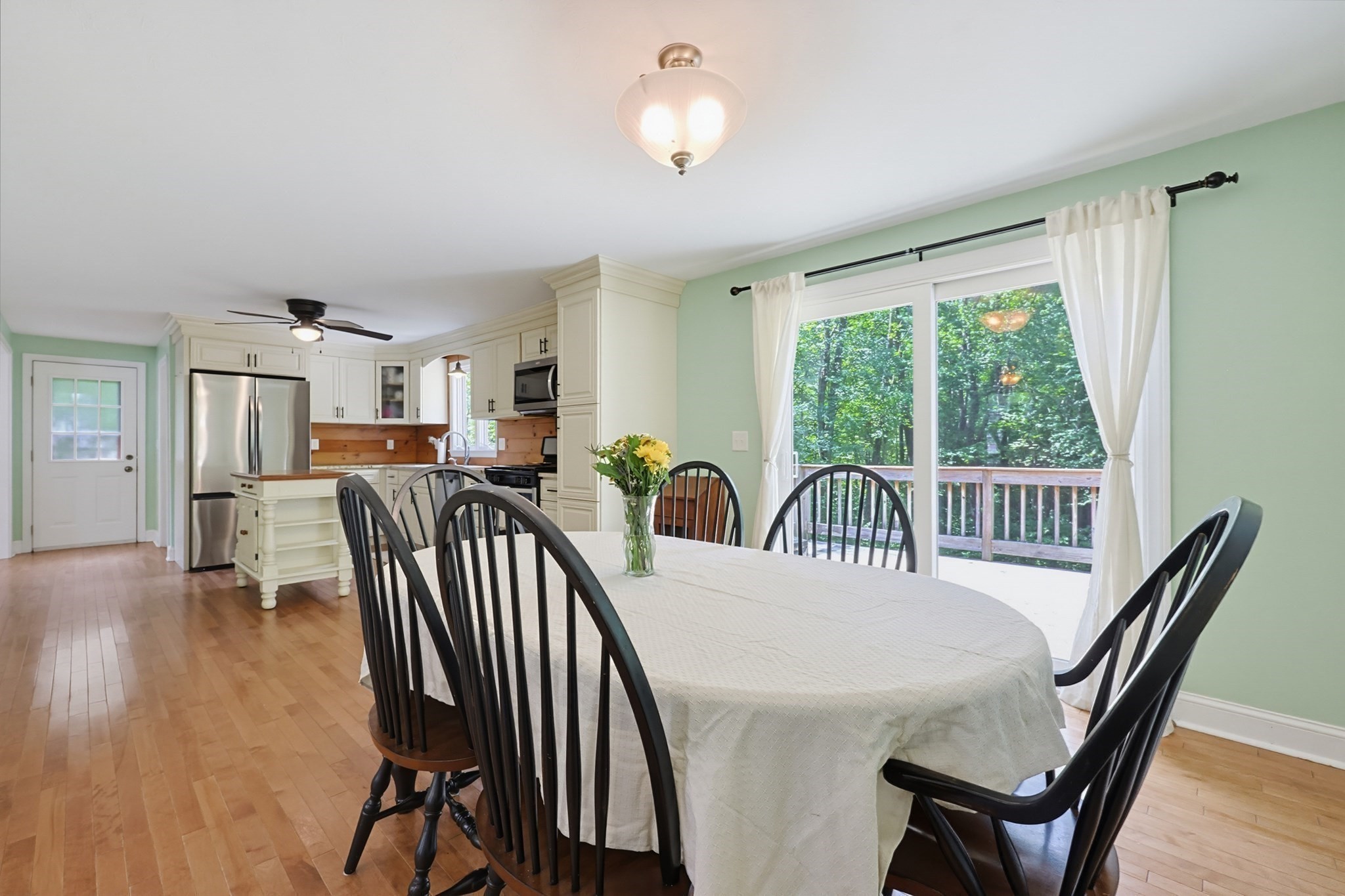 22 Starrett Ave Property Photo 8