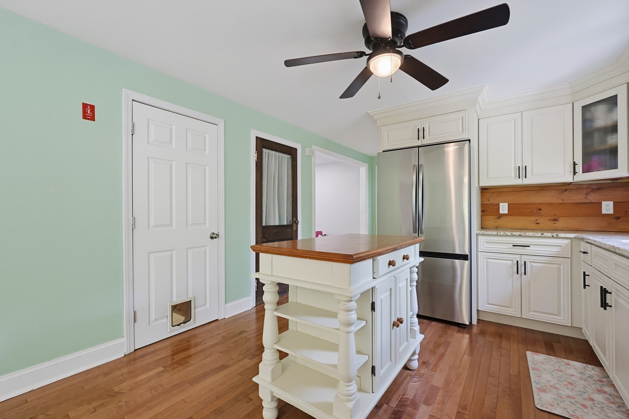 22 Starrett Ave Property Photo 10