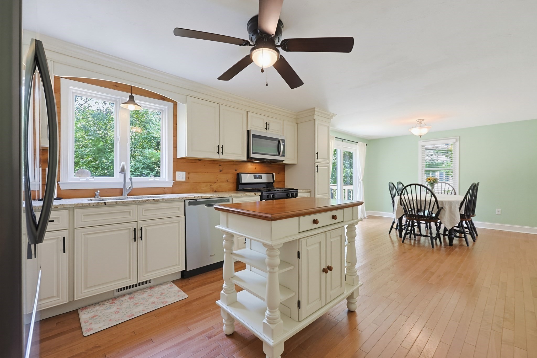 22 Starrett Ave Property Photo 12