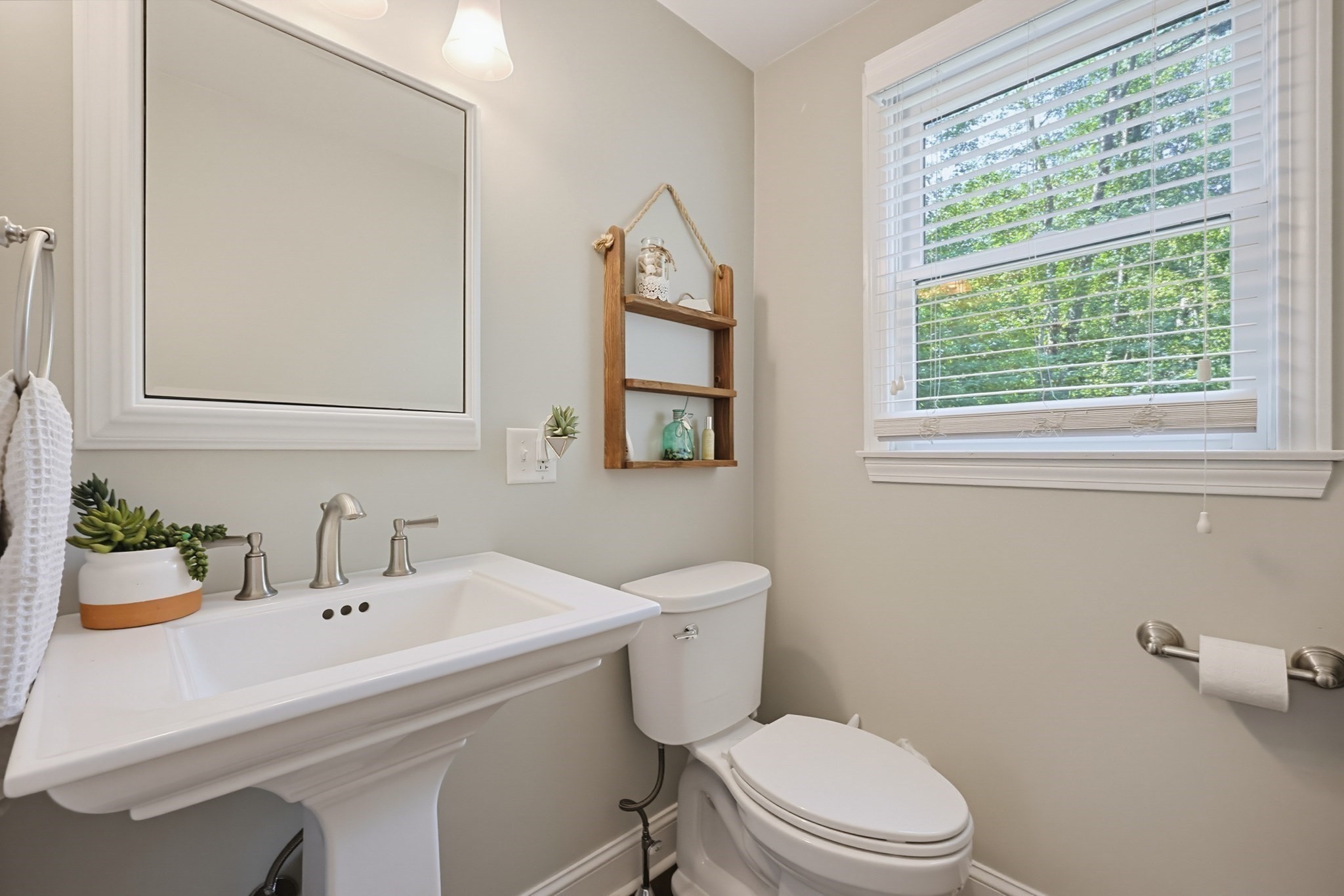 22 Starrett Ave Property Photo 14