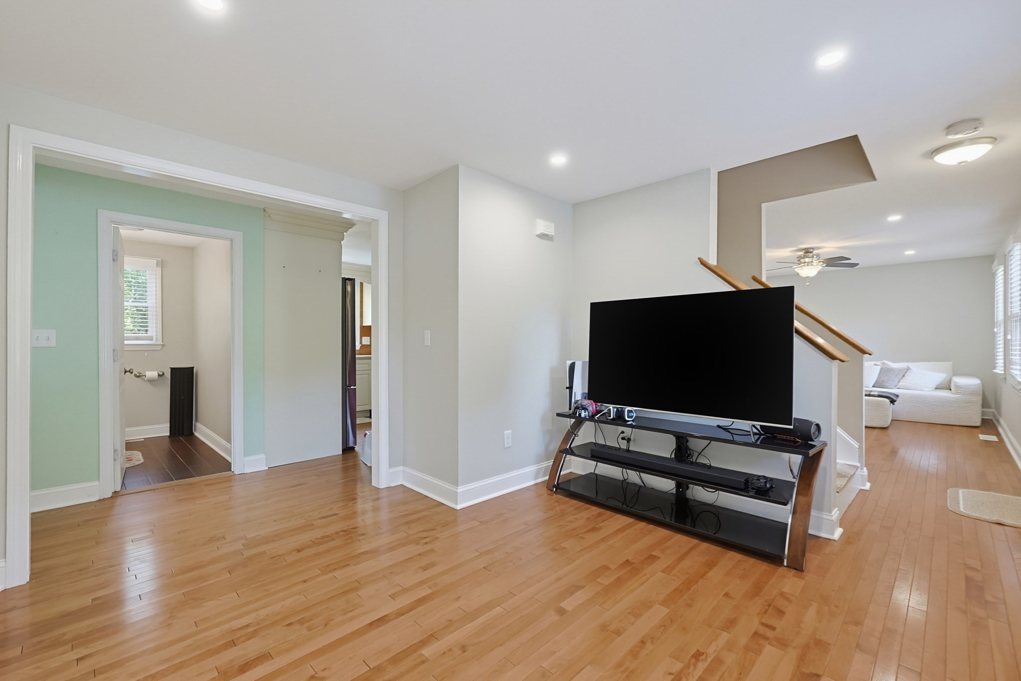 22 Starrett Ave Property Photo 15