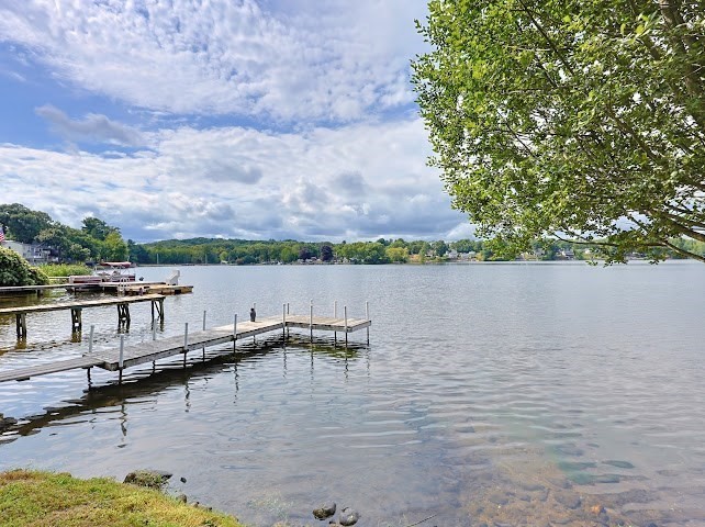 47 Lakeshore Drive Property Photo 1