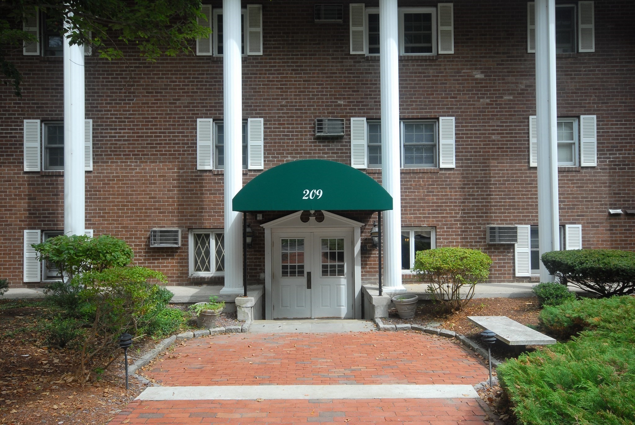 209 Great Rd # C1 Property Photo 1