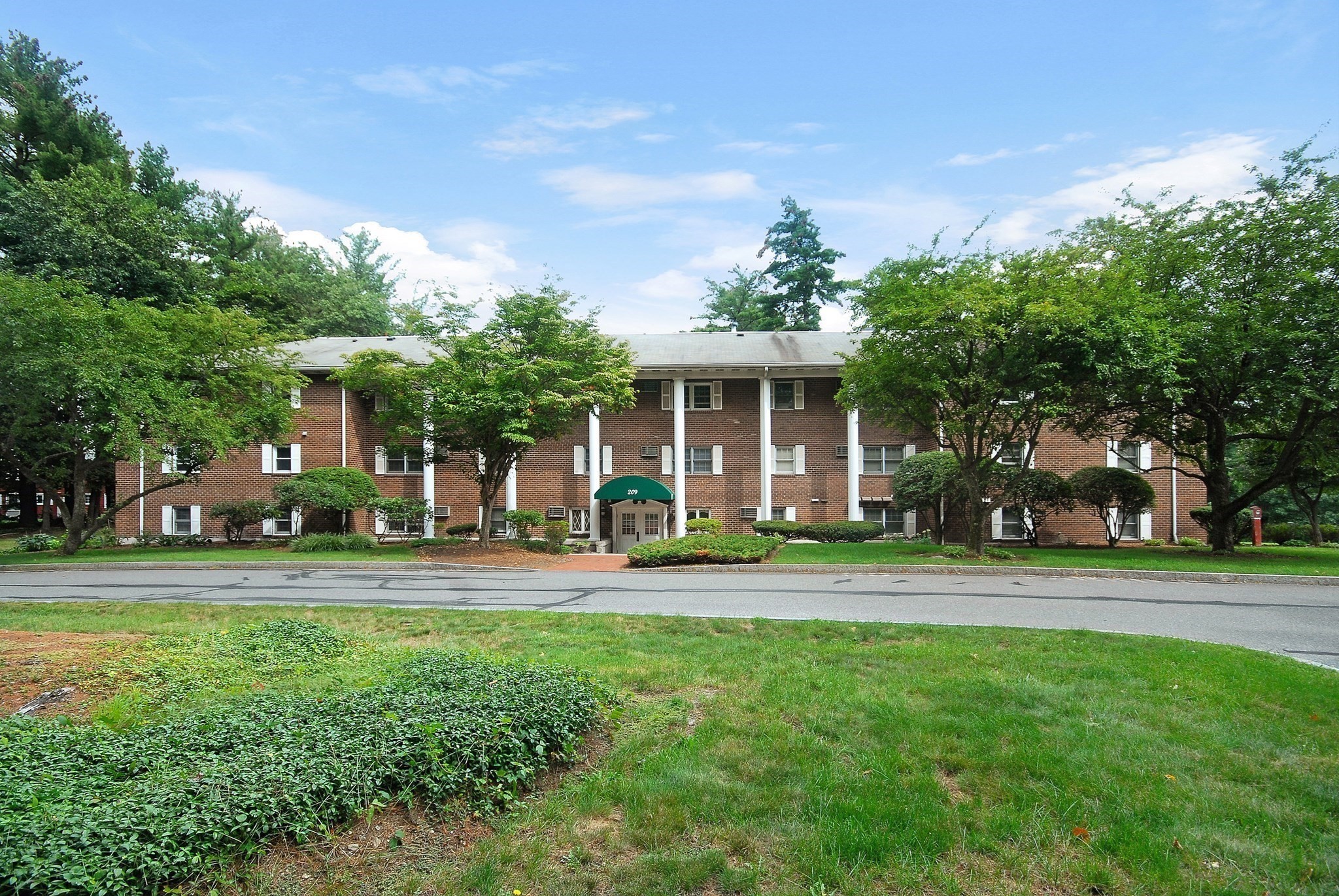 209 Great Rd # C1 Property Photo 14
