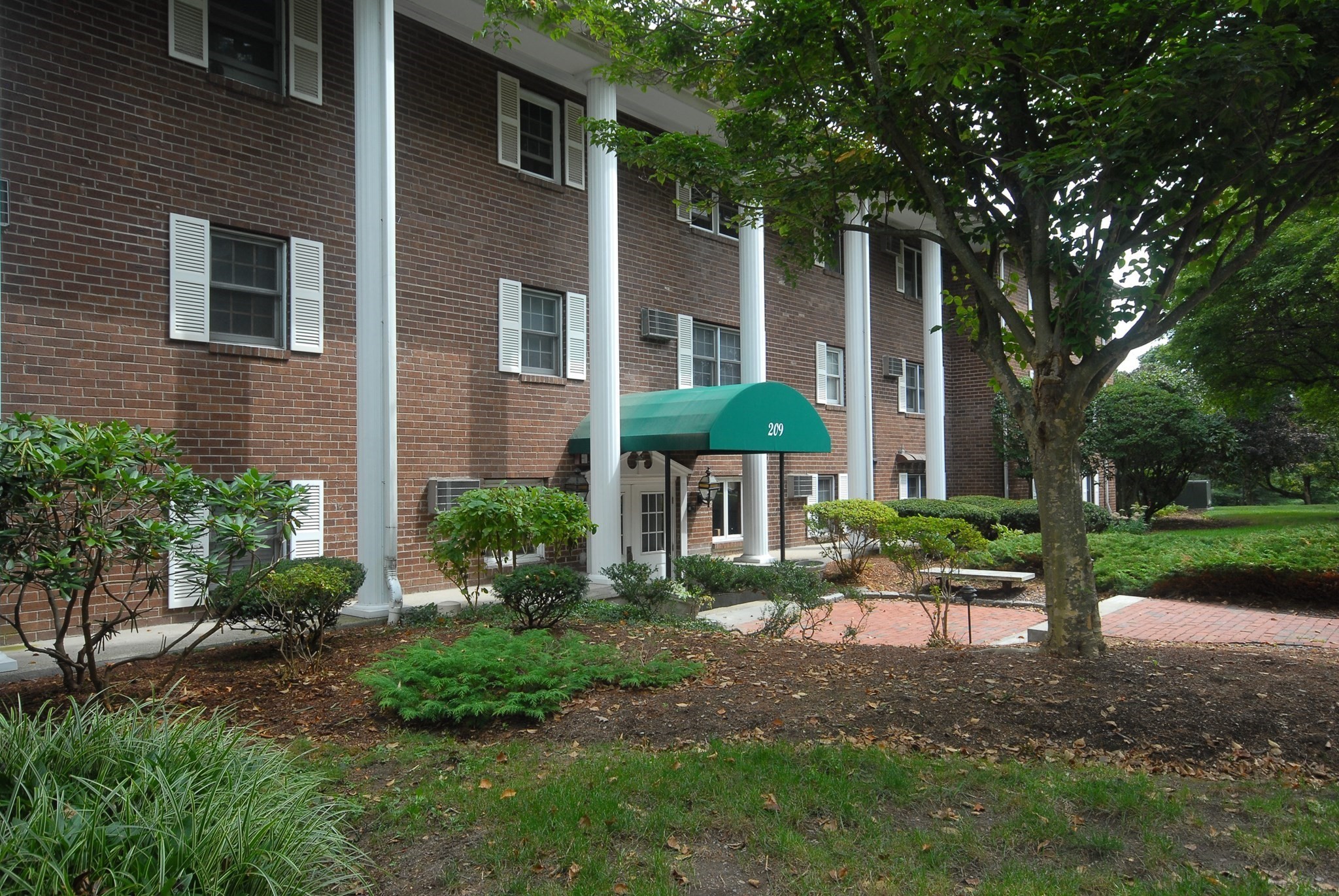 209 Great Rd # C1 Property Photo 16