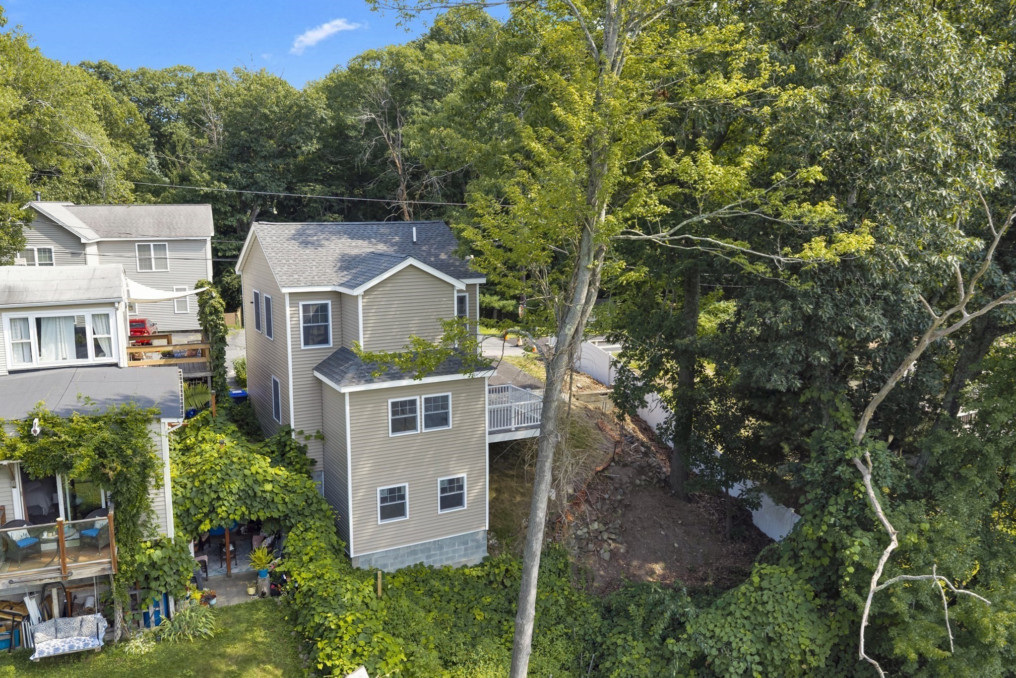 14 Hillside Rd Property Photo 5