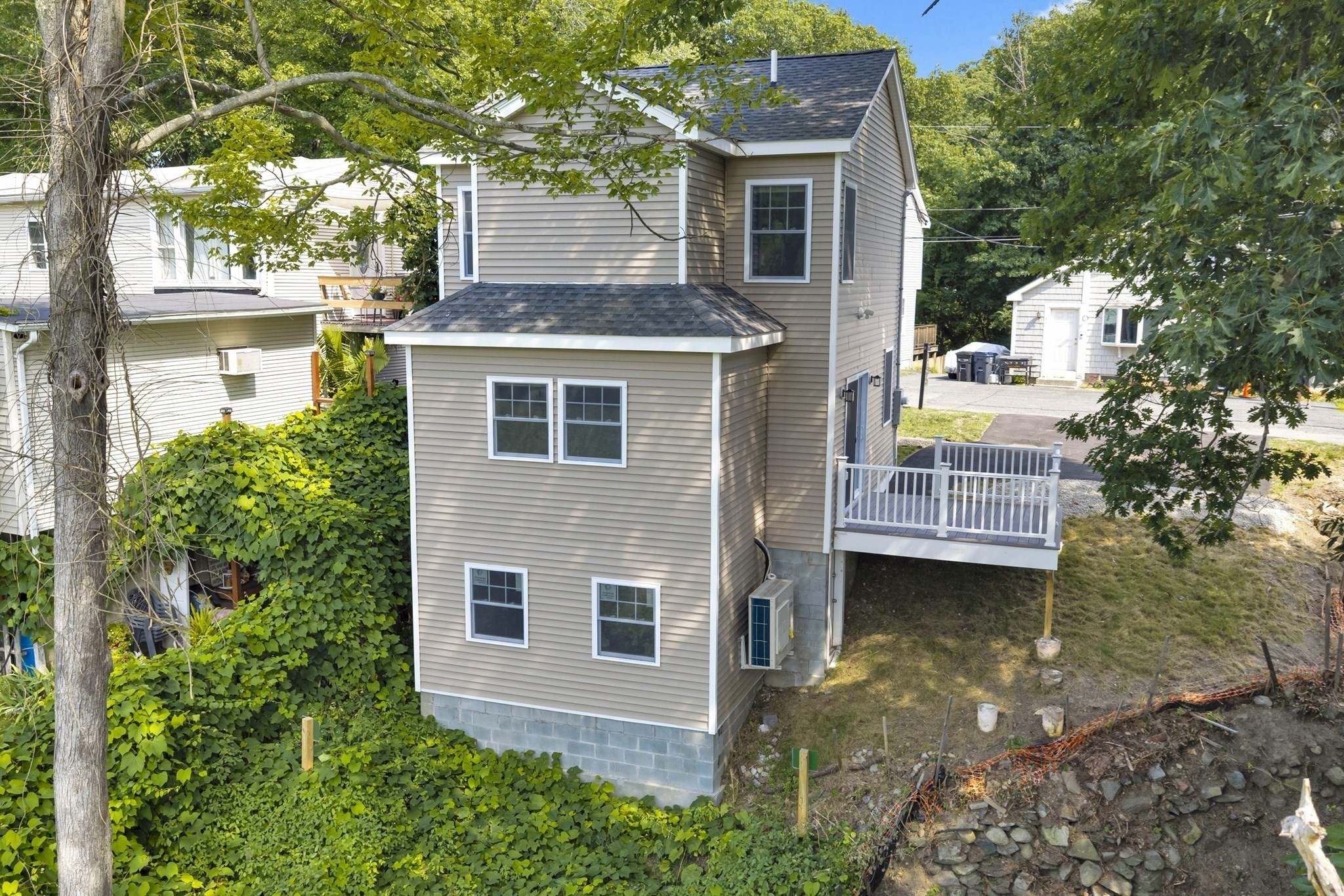 14 Hillside Rd Property Photo 6
