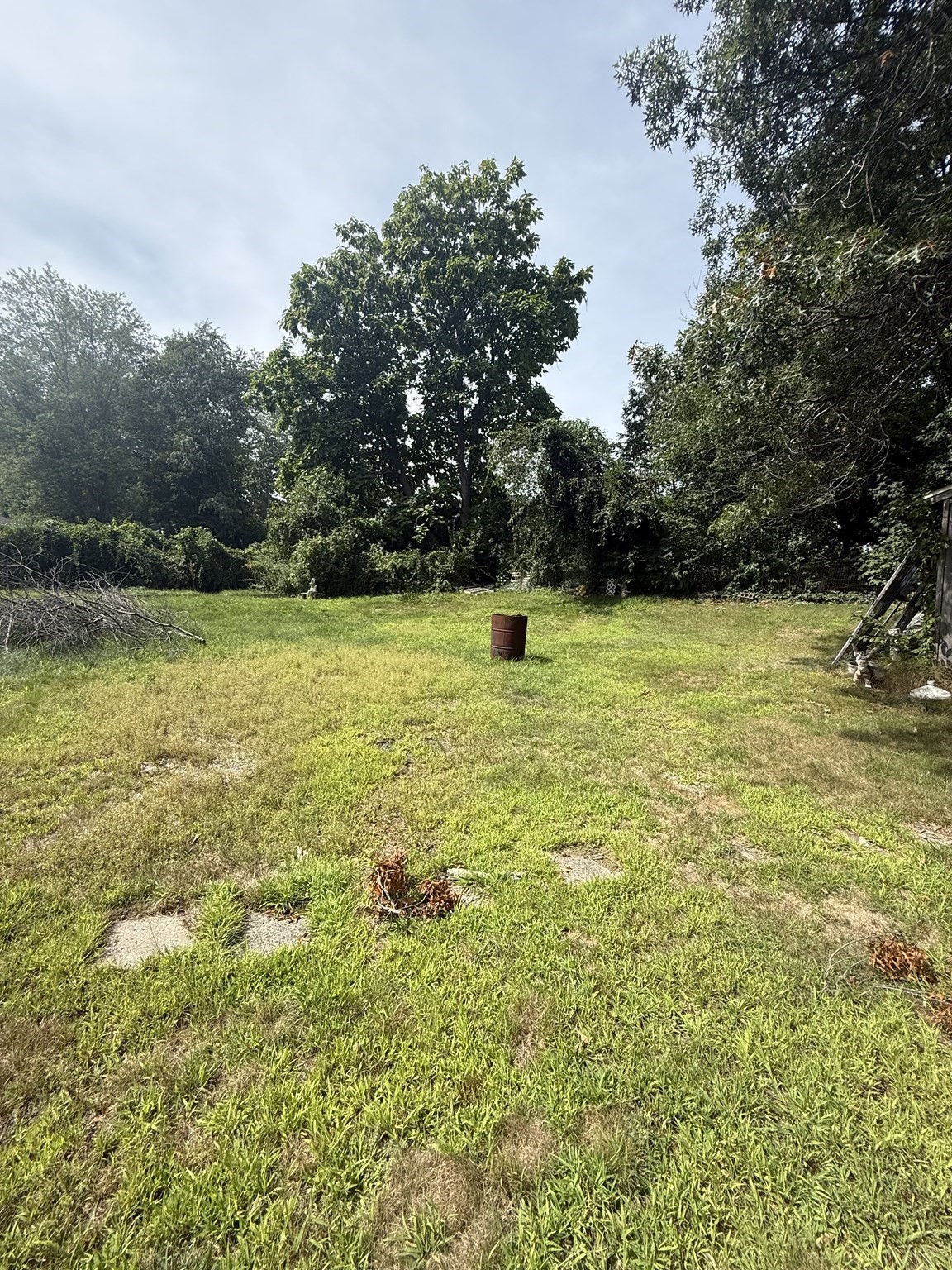 48 Lisa Dr Property Photo 3
