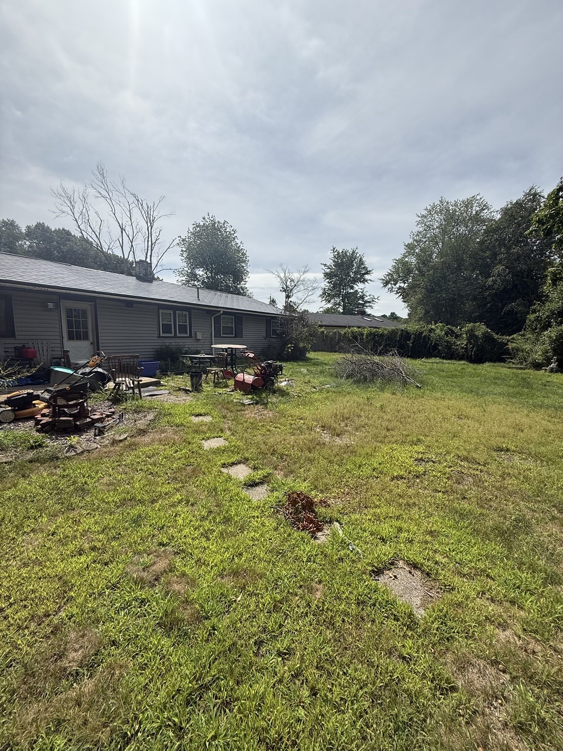 48 Lisa Dr Property Photo 4