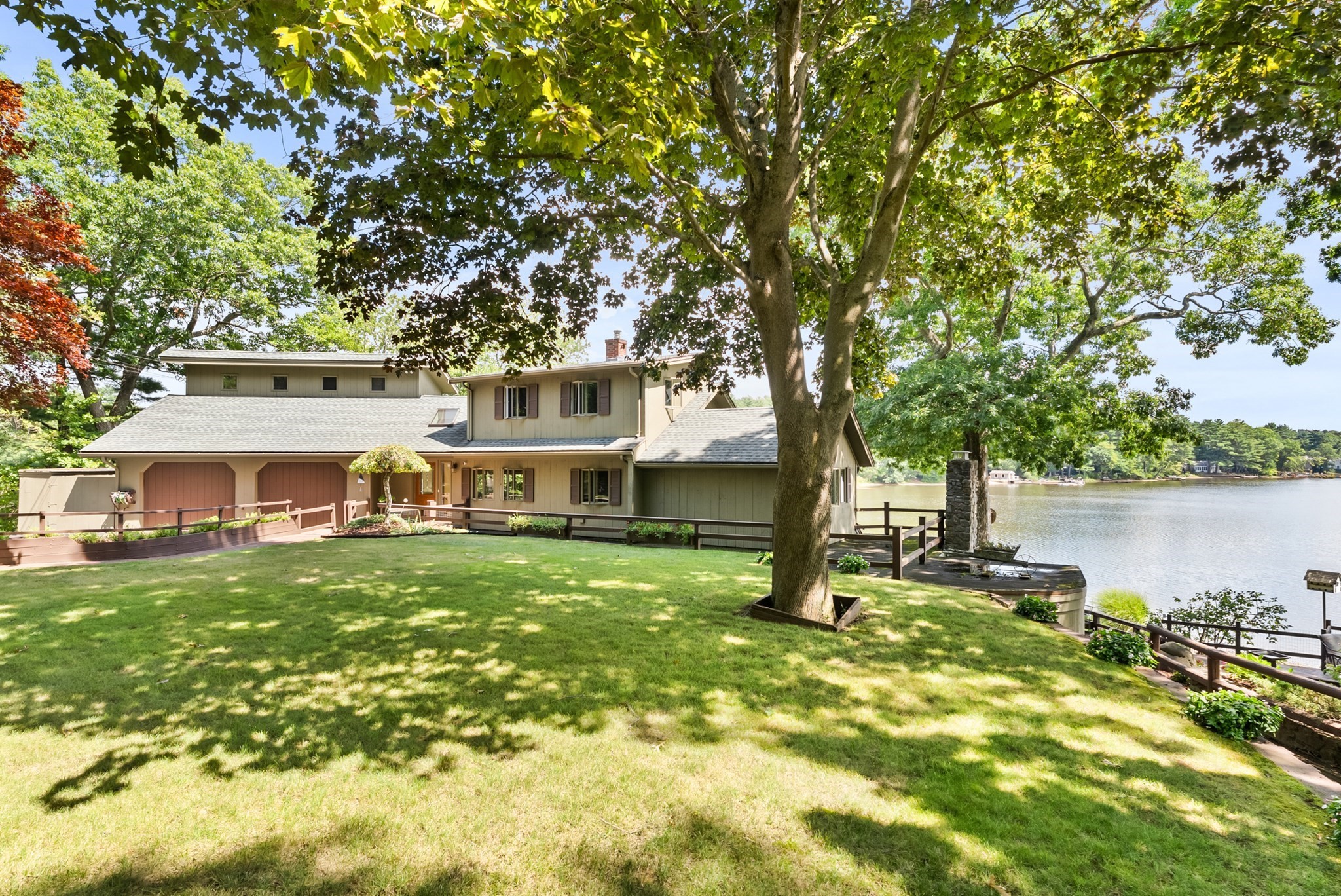 290 Oakridge Ave Property Photo 1