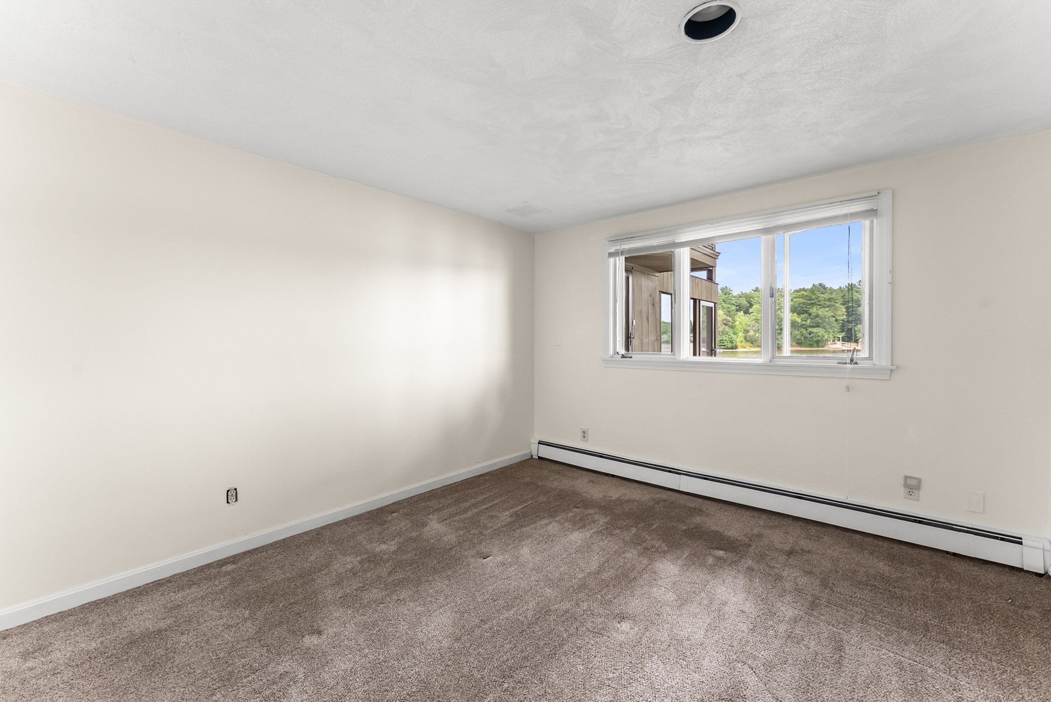 290 Oakridge Ave Property Photo 25