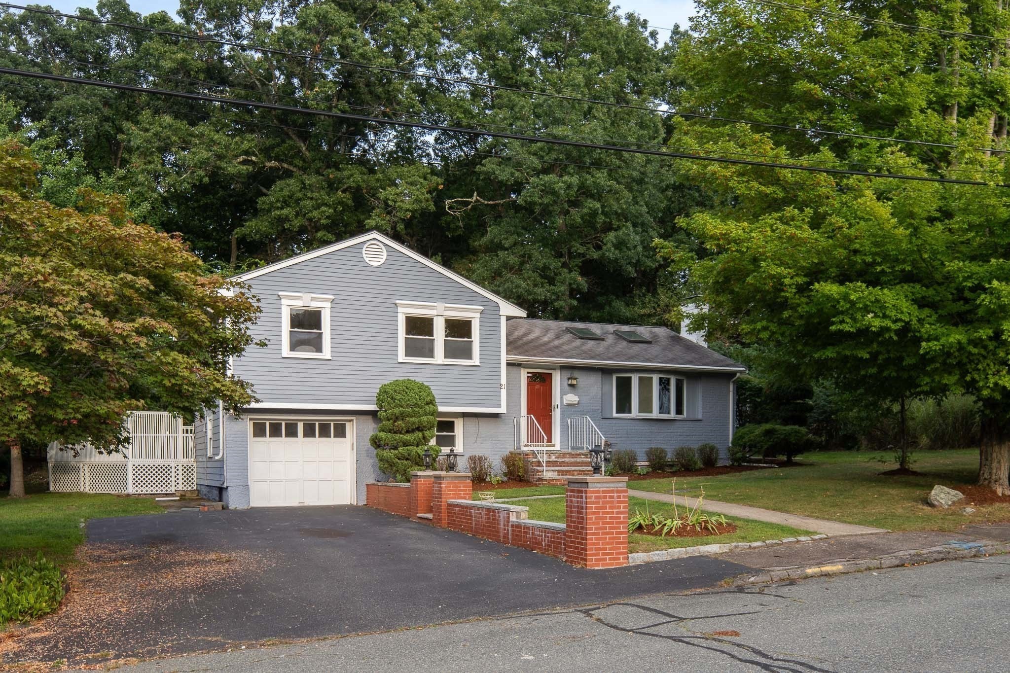 21 Turner Dr Property Photo 1