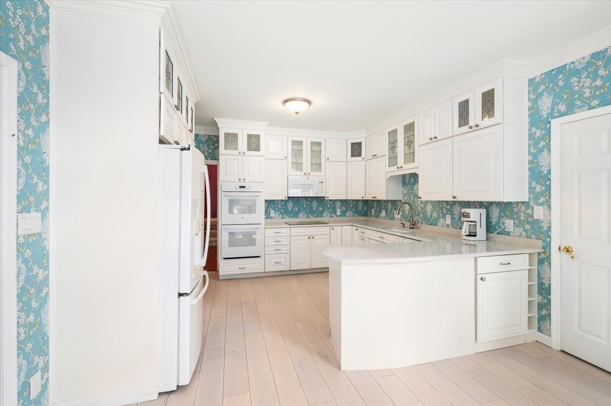 5 Vose Hill Road Property Photo 6