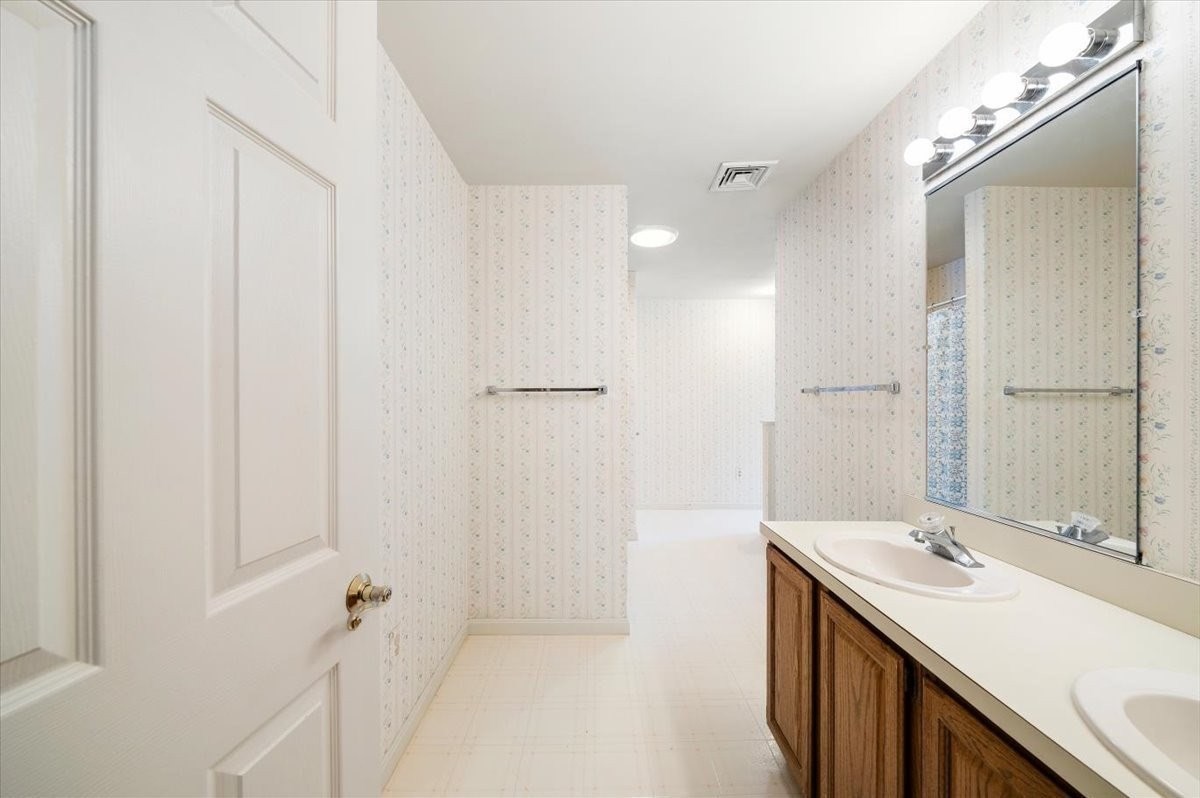 5 Vose Hill Road Property Photo 29