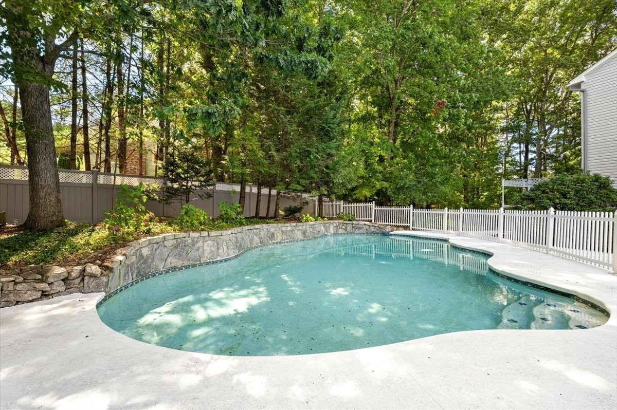 5 Vose Hill Road Property Photo 30