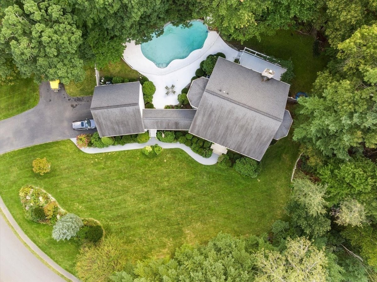 5 Vose Hill Road Property Photo 37