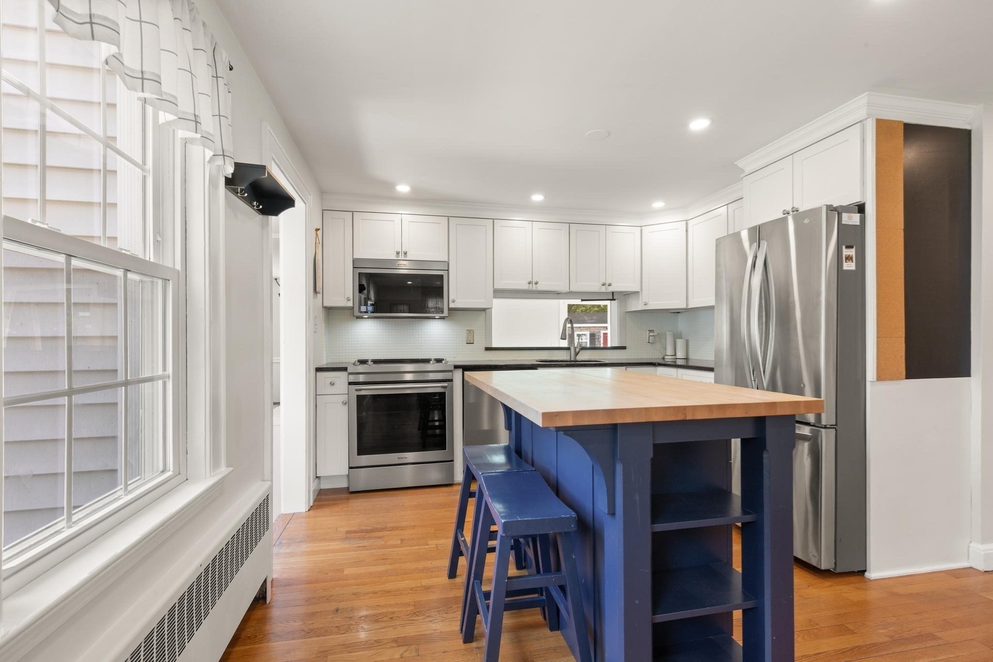 30 Eastman Ave Property Photo 14