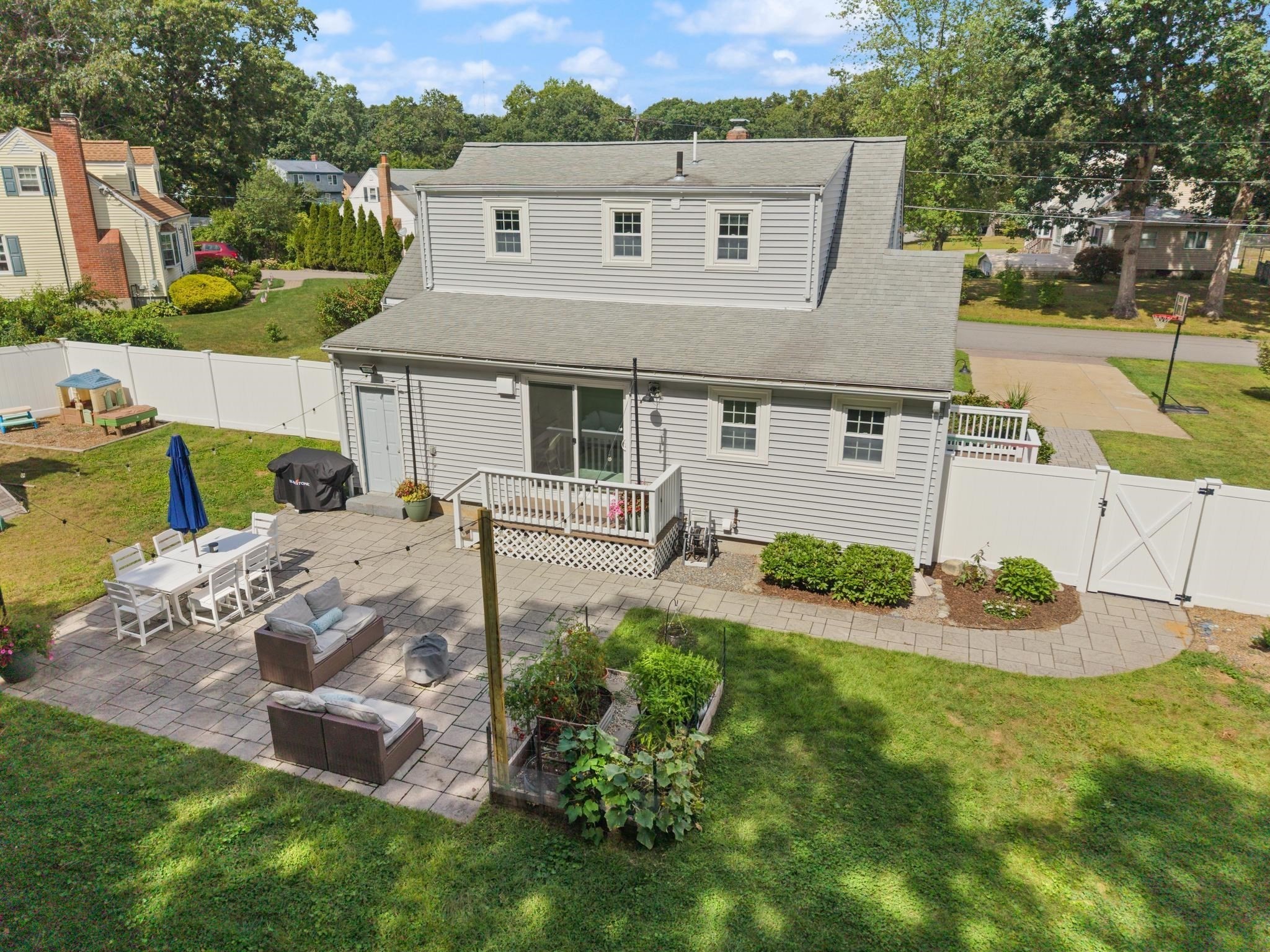 30 Eastman Ave Property Photo 38