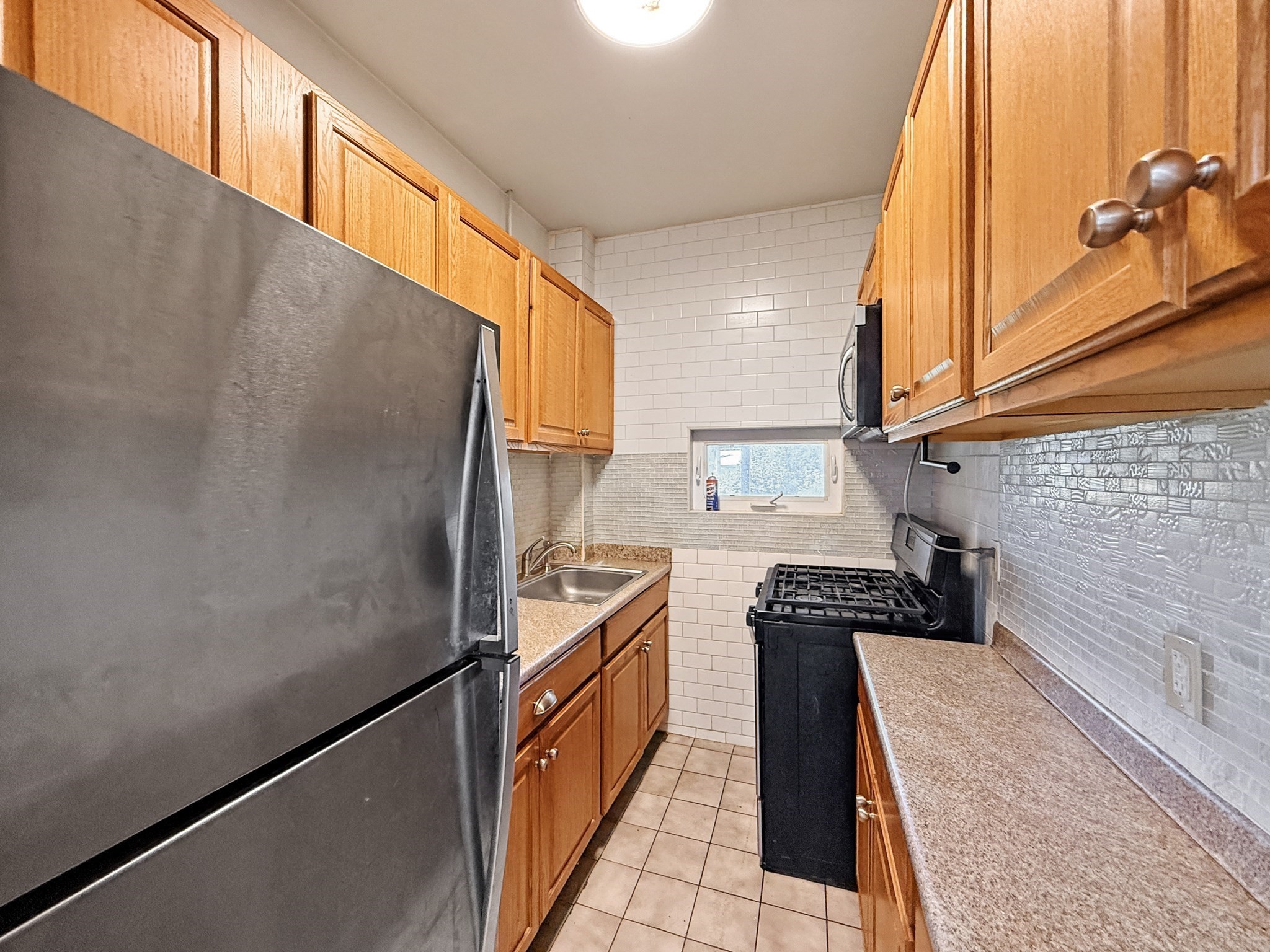 28 Meadow St # 2 Property Photo 2