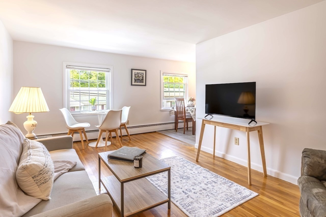 16 Richardson St # C Property Photo 4
