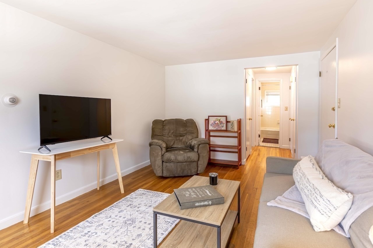 16 Richardson St # C Property Photo 8