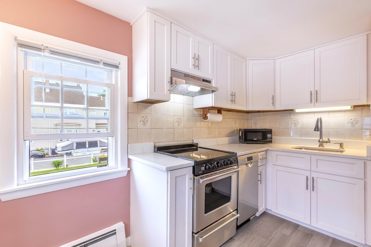 16 Richardson St # C Property Photo 13