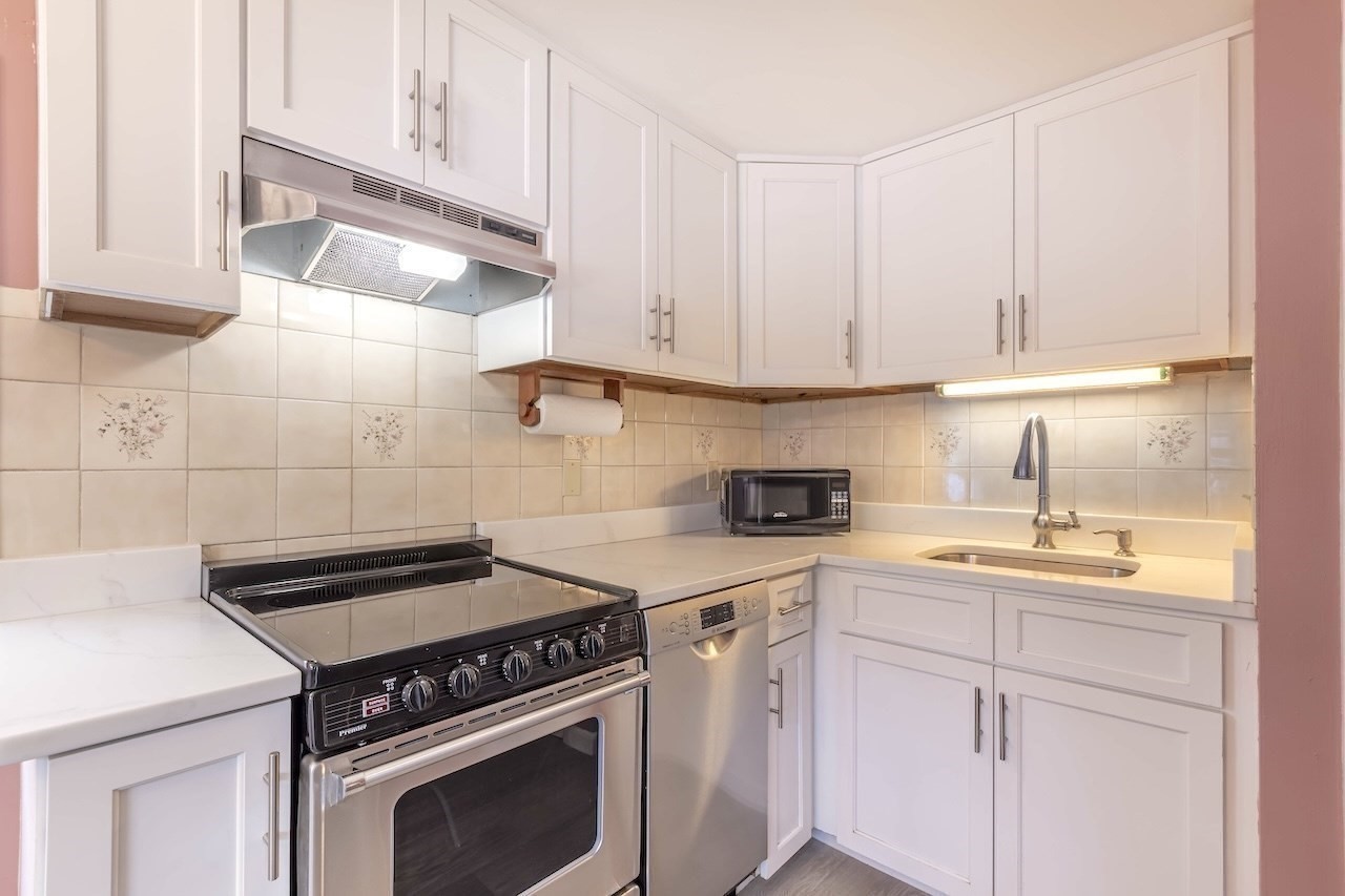 16 Richardson St # C Property Photo 14
