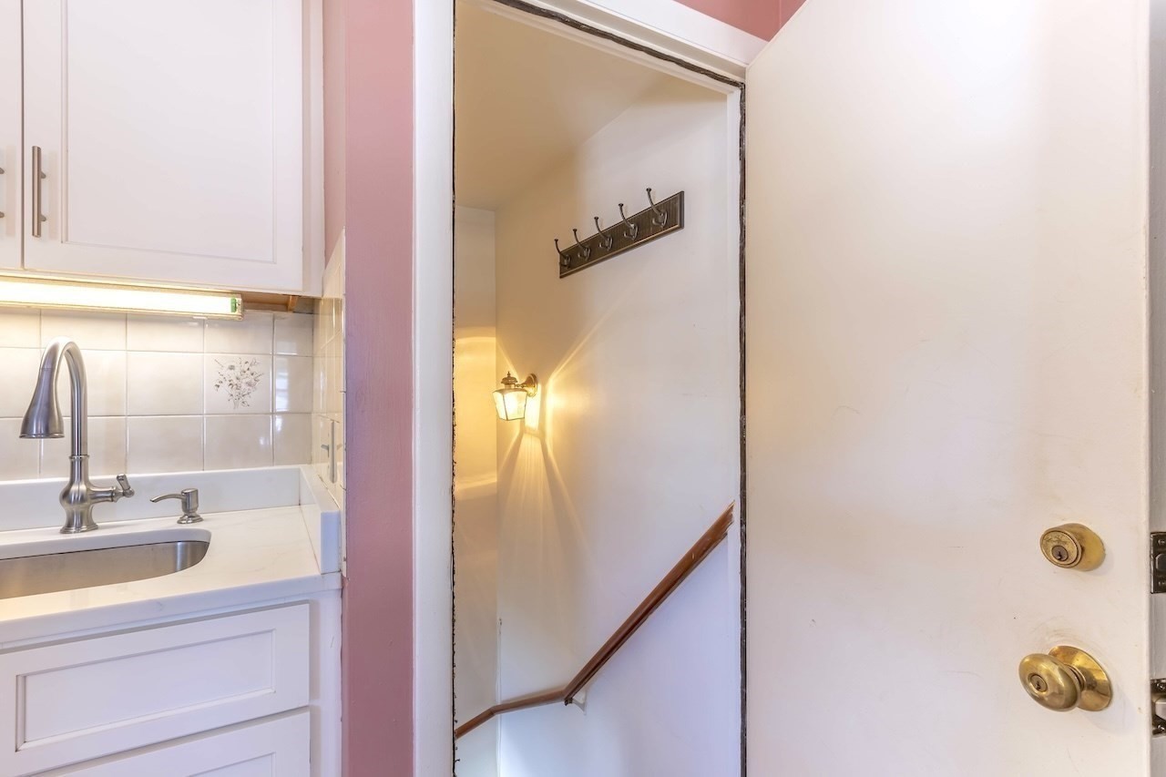 16 Richardson St # C Property Photo 16