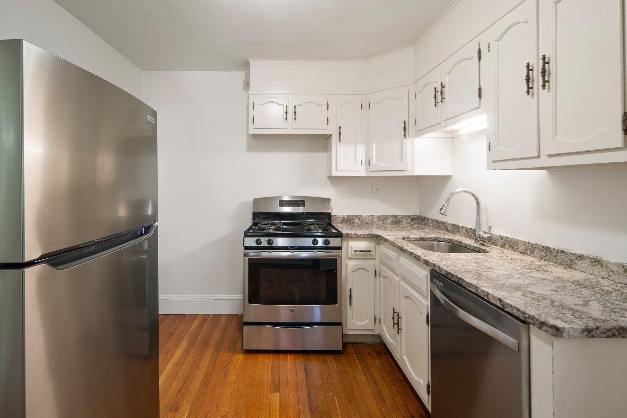341 Washington St # 2 Property Photo 6