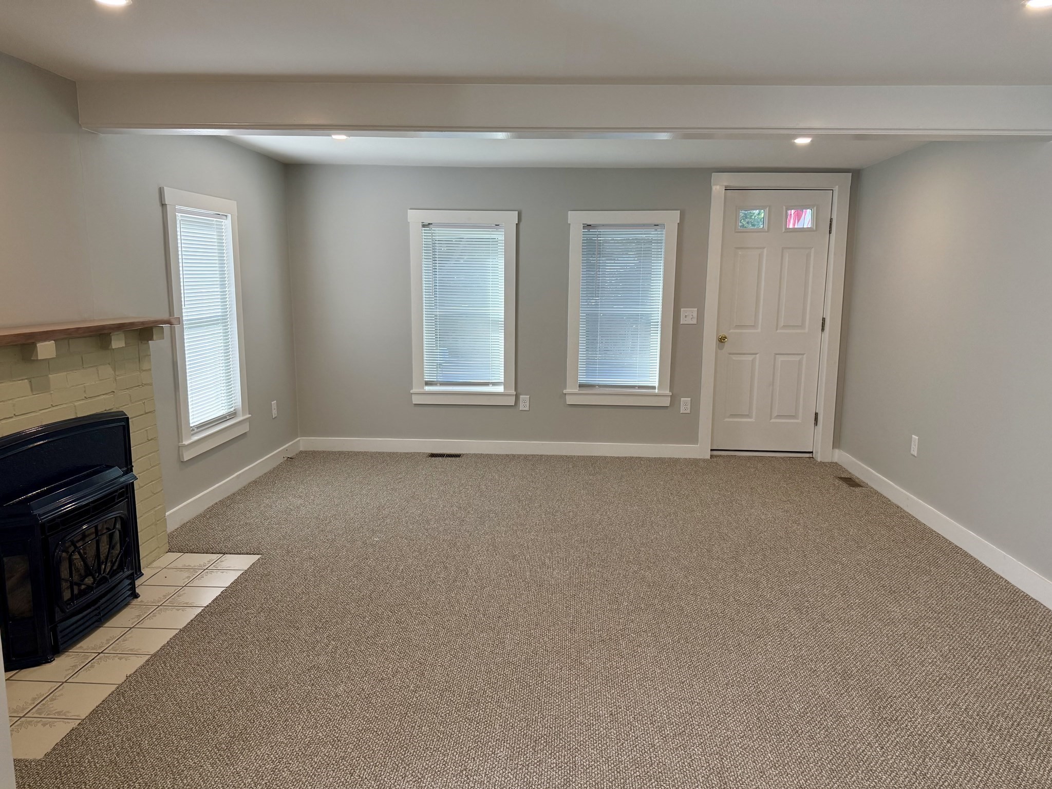 301 Central St Property Photo 11