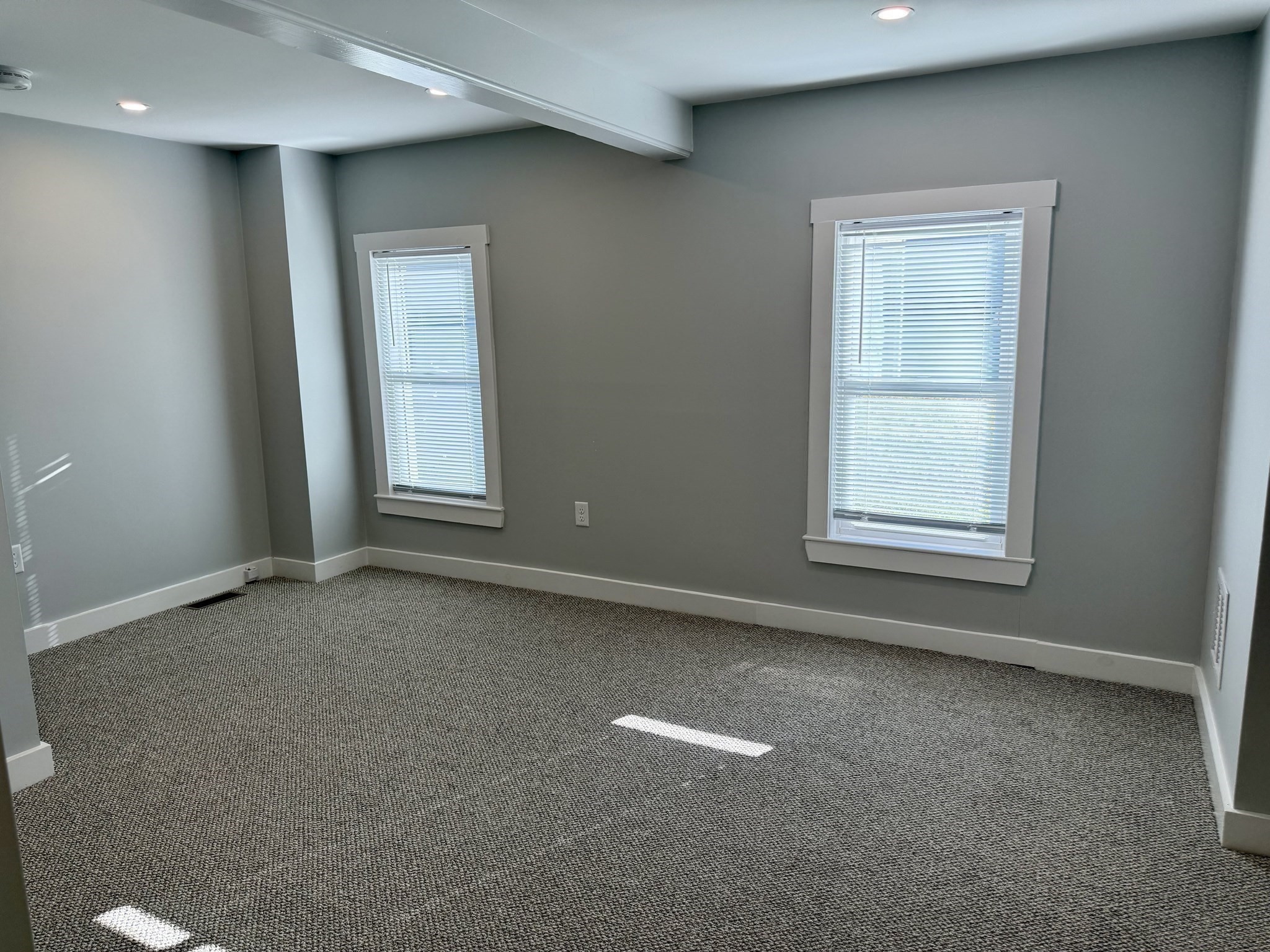 301 Central St Property Photo 15