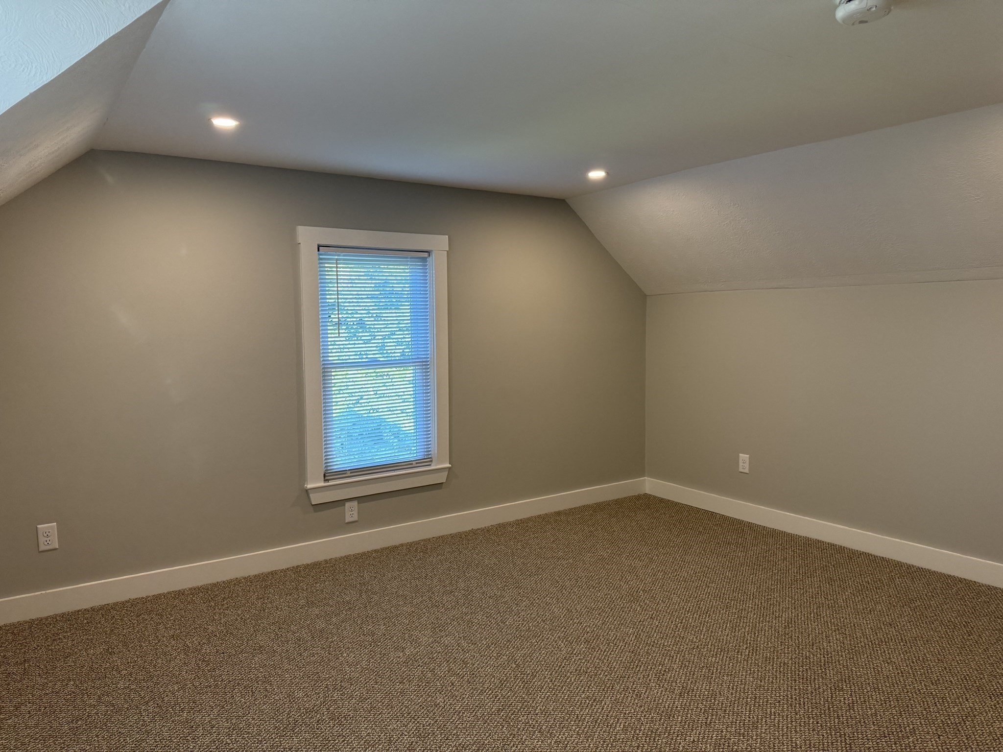 301 Central St Property Photo 16