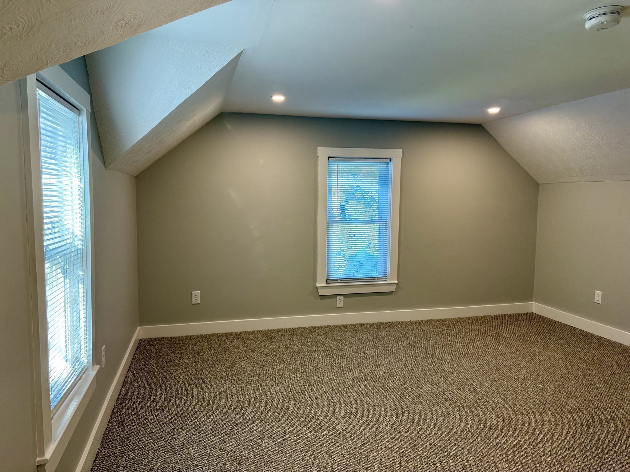 301 Central St Property Photo 17
