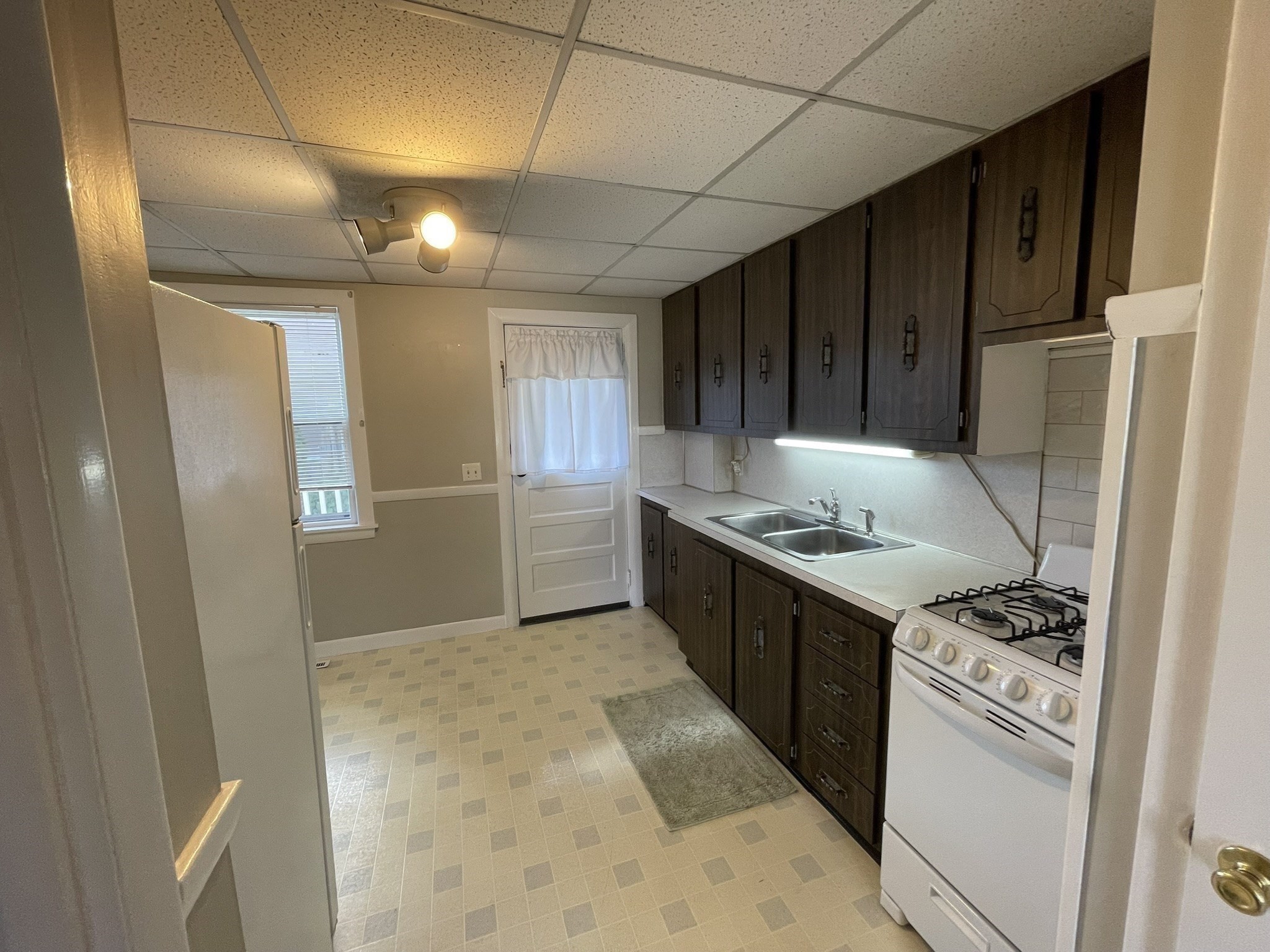 126 Lowell St # F Property Photo 11