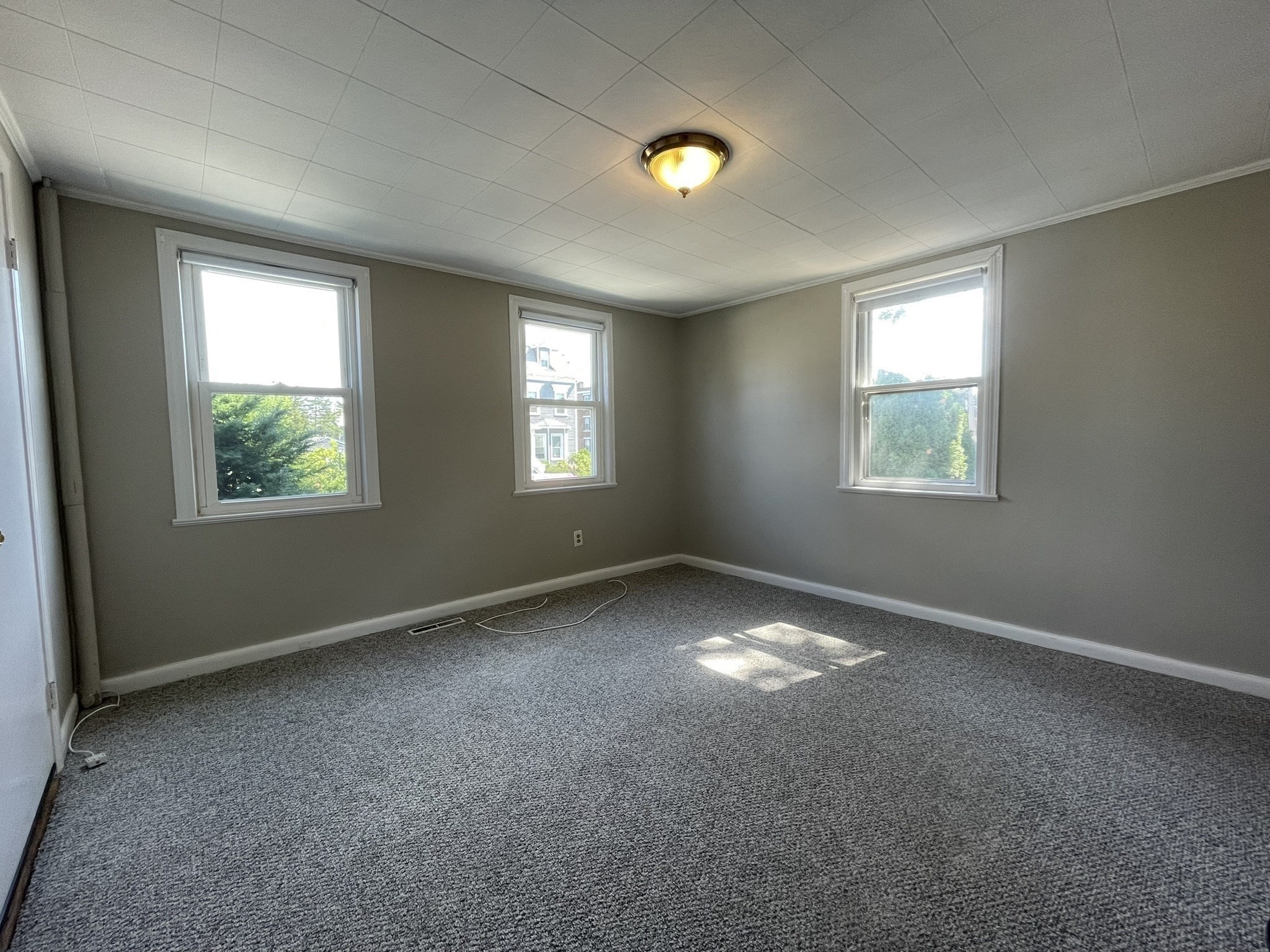 126 Lowell St # F Property Photo 12