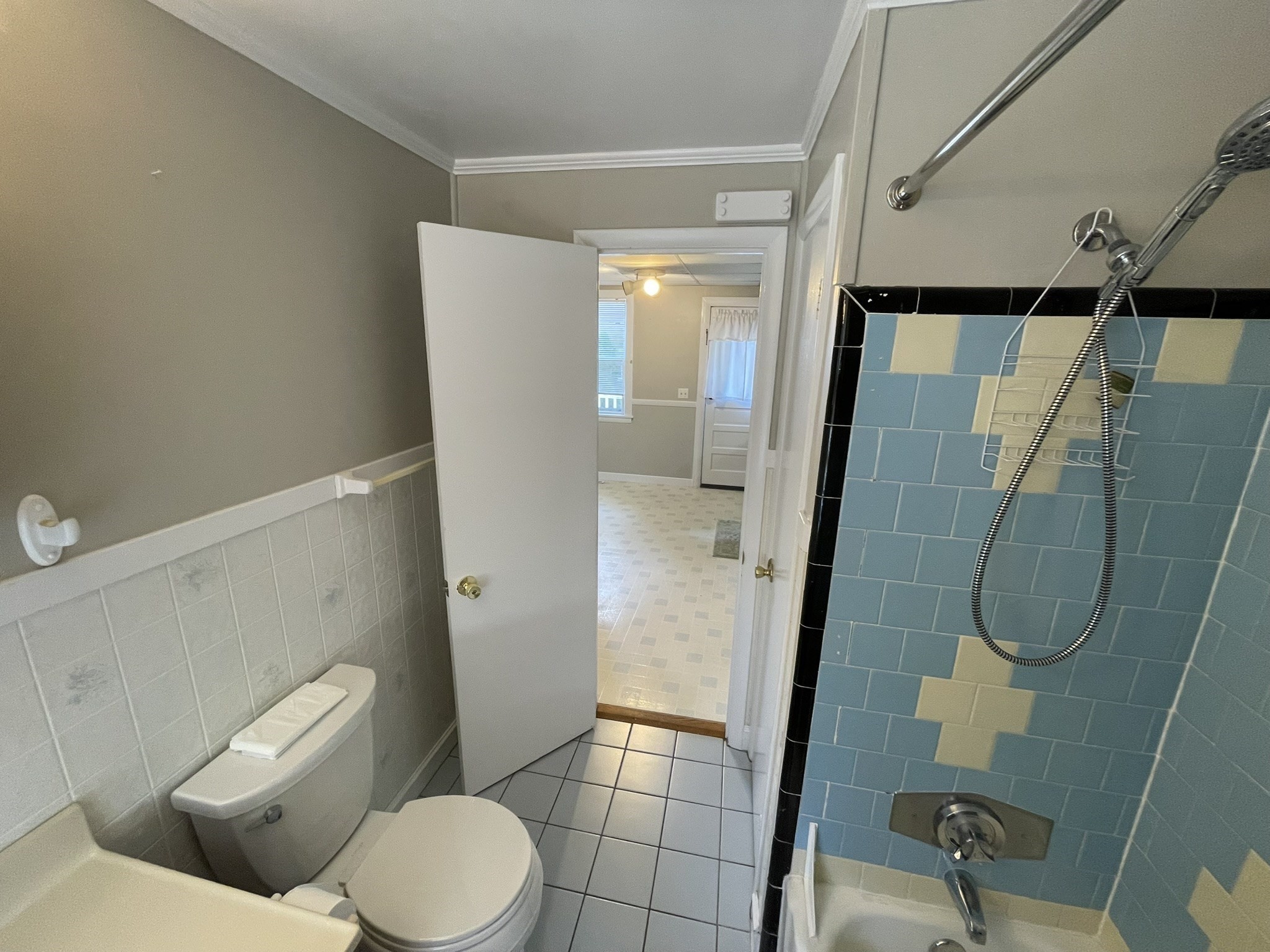 126 Lowell St # F Property Photo 15