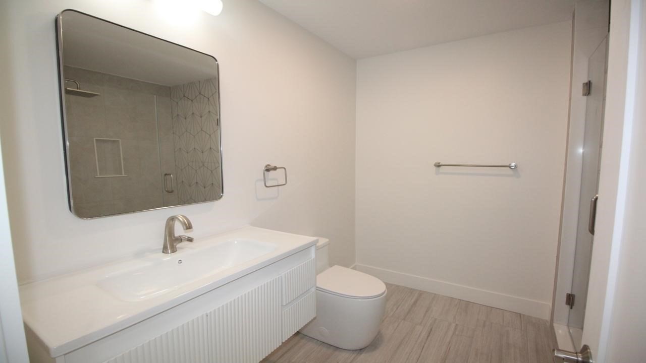 525 E Broadway # 2 Property Photo 9