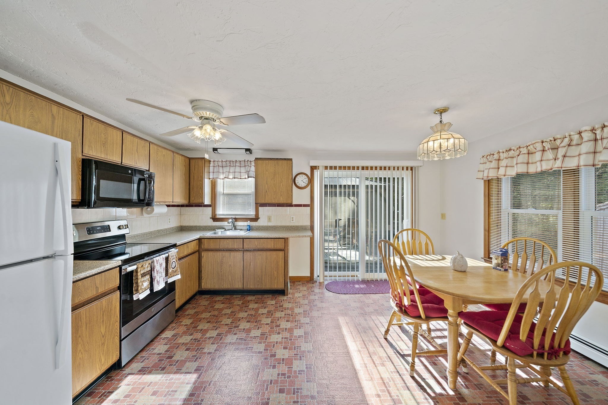 19 Deer Hollow Rd. Property Photo 6