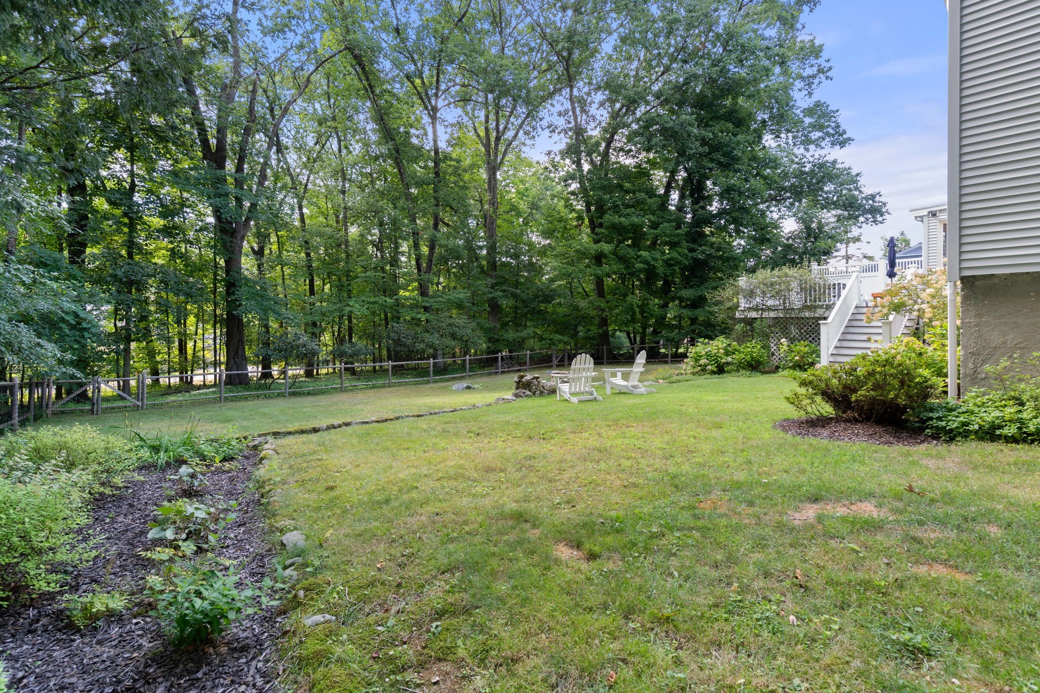 700 Grove St Property Photo 8