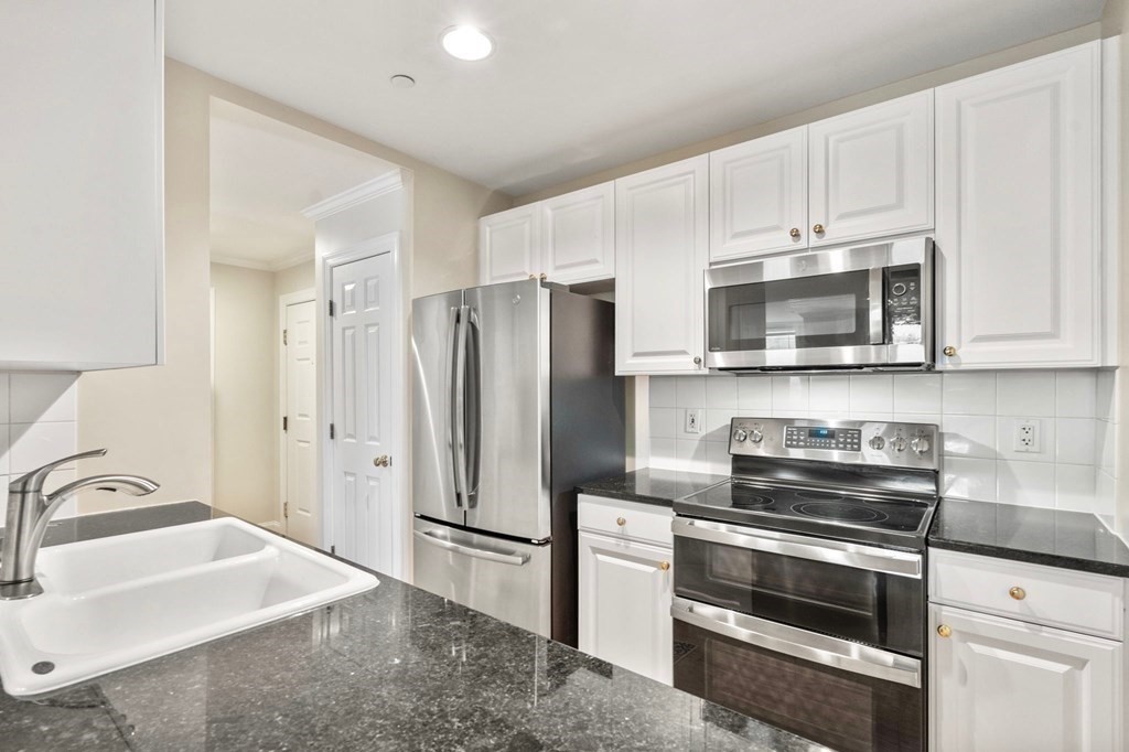 73 Chelsea St # 104 Property Photo 6