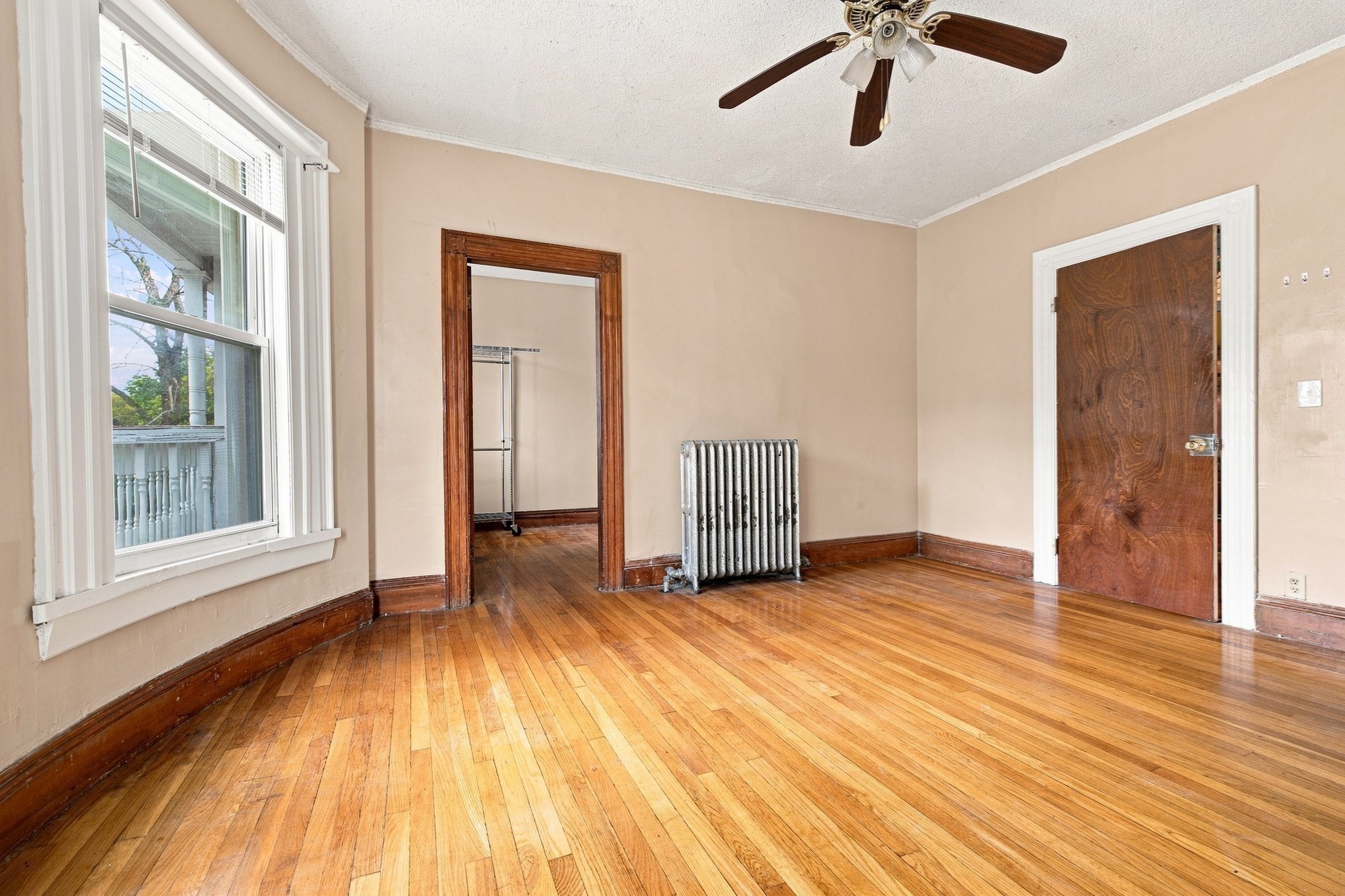472 Warren Street Property Photo 8