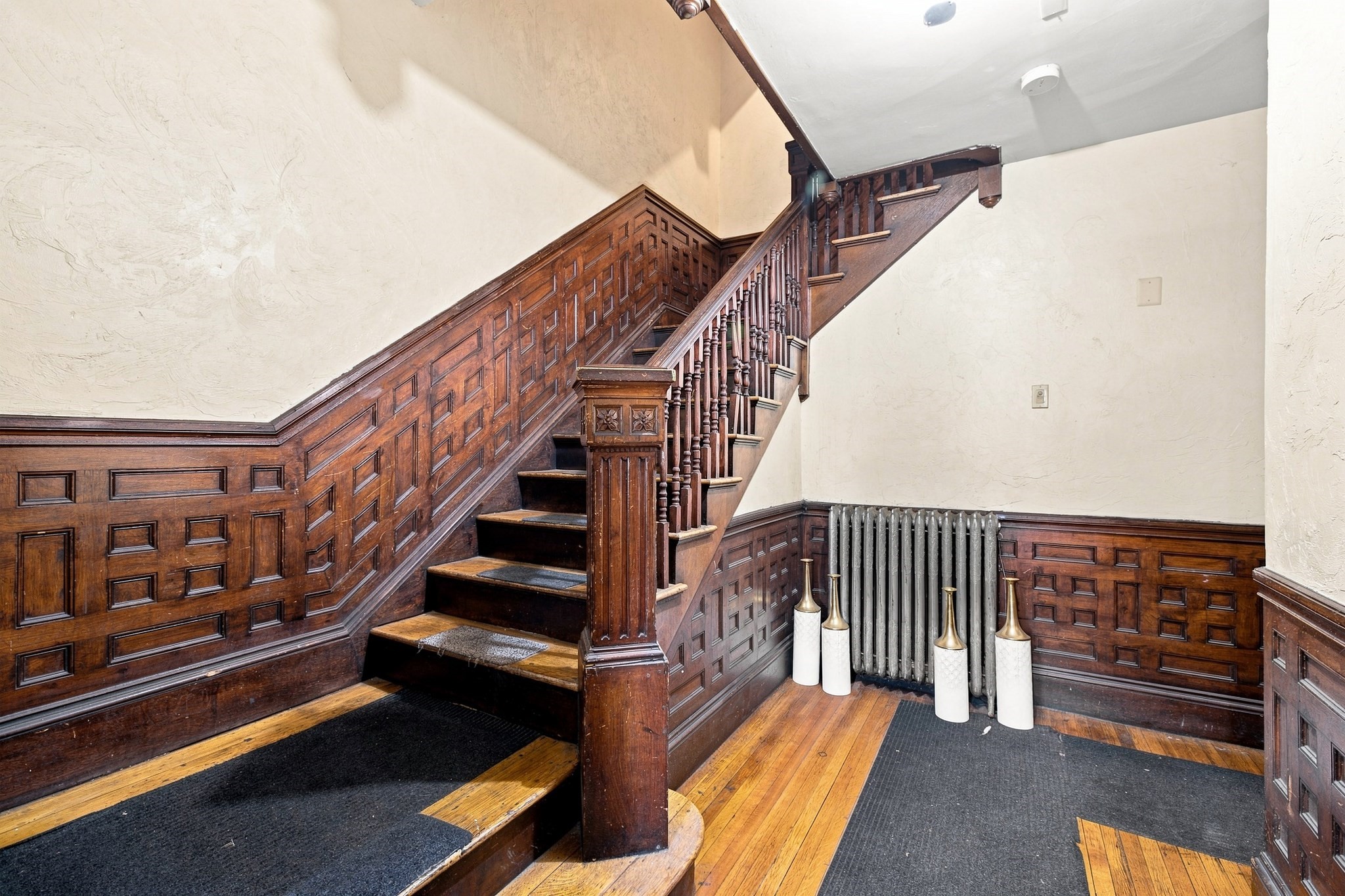 472 Warren Street Property Photo 16